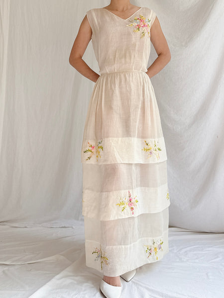 1930s Embroidered Organdy Dress - M | G O S S A M E R 1930s Embroidered Organdy Dress - M | G O S S A M E R
