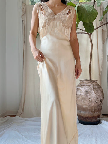 1930s Pure Lightweight Silk and Lace Gown - S