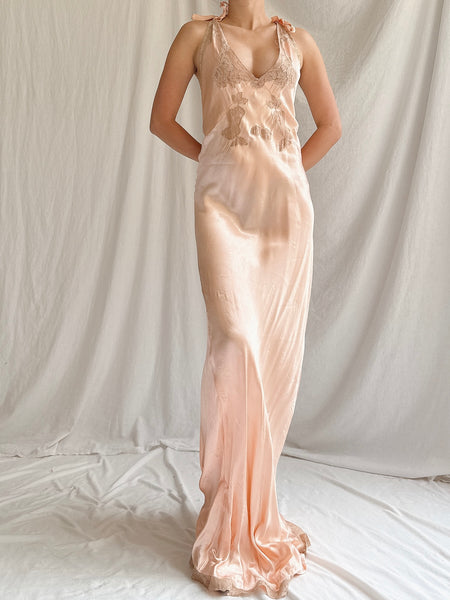 1930s Peach Satin Slip Dress - M | G O S S A M E R