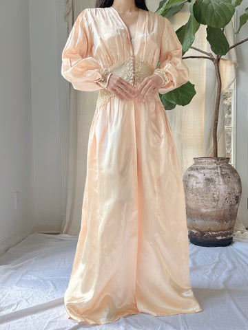 1940s Peach Satin Dressing Gown - S