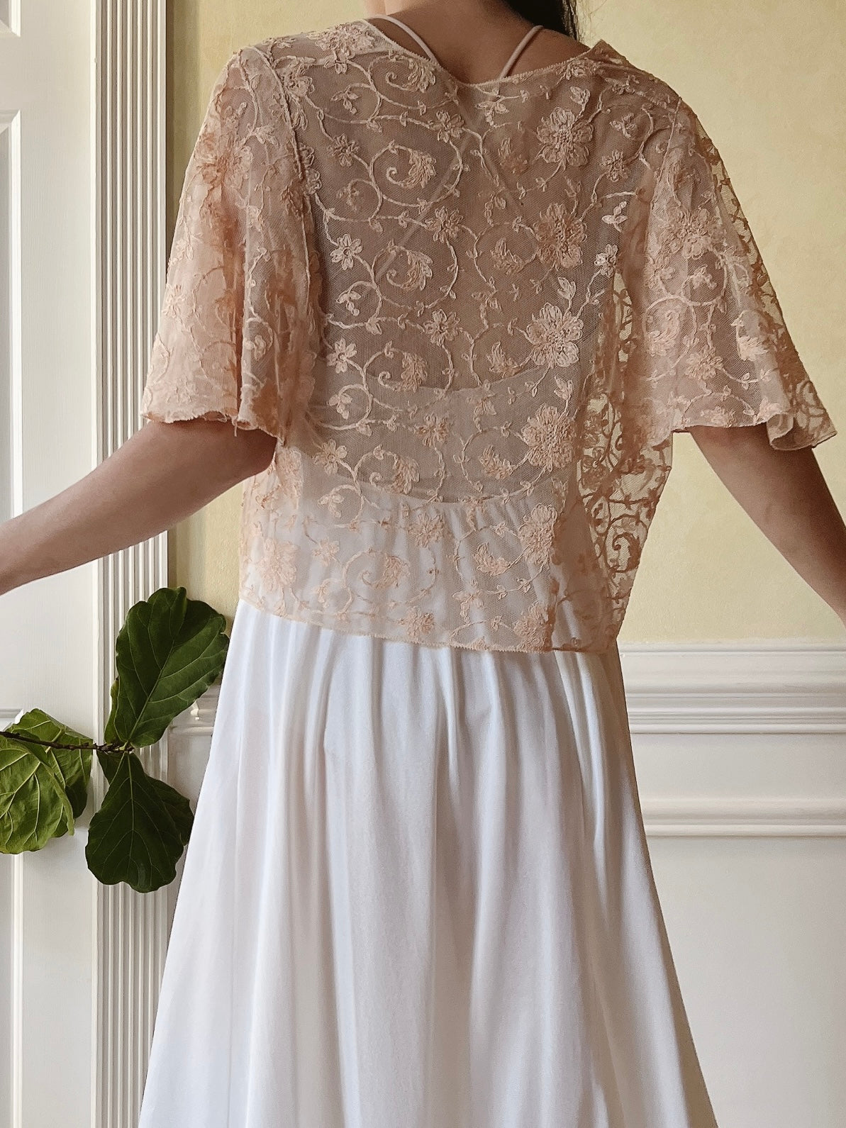 1930s Peach Lace Bed Jacket - S/M