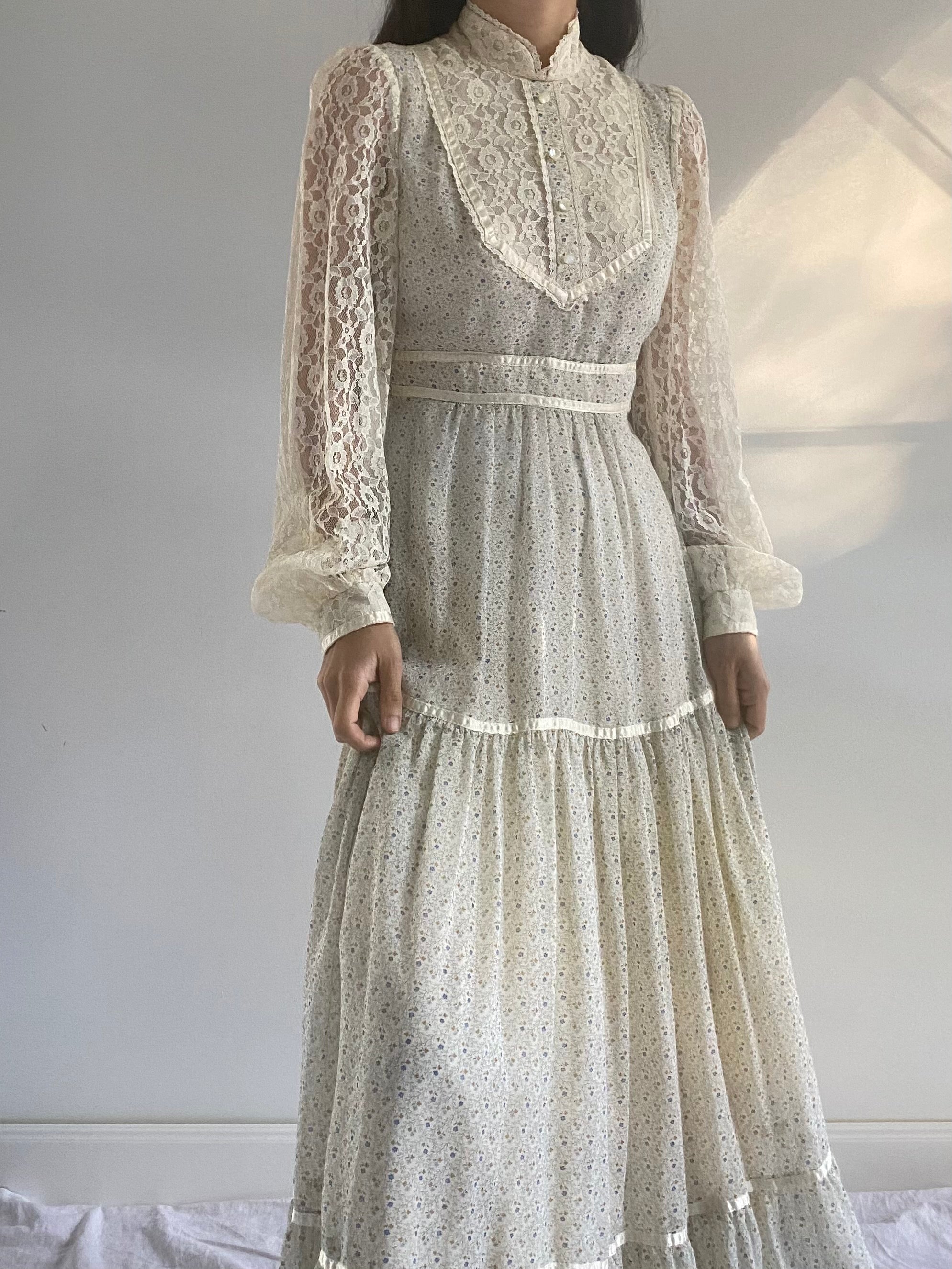 Vintage Lace Sleeves Calico Dress - XS/S