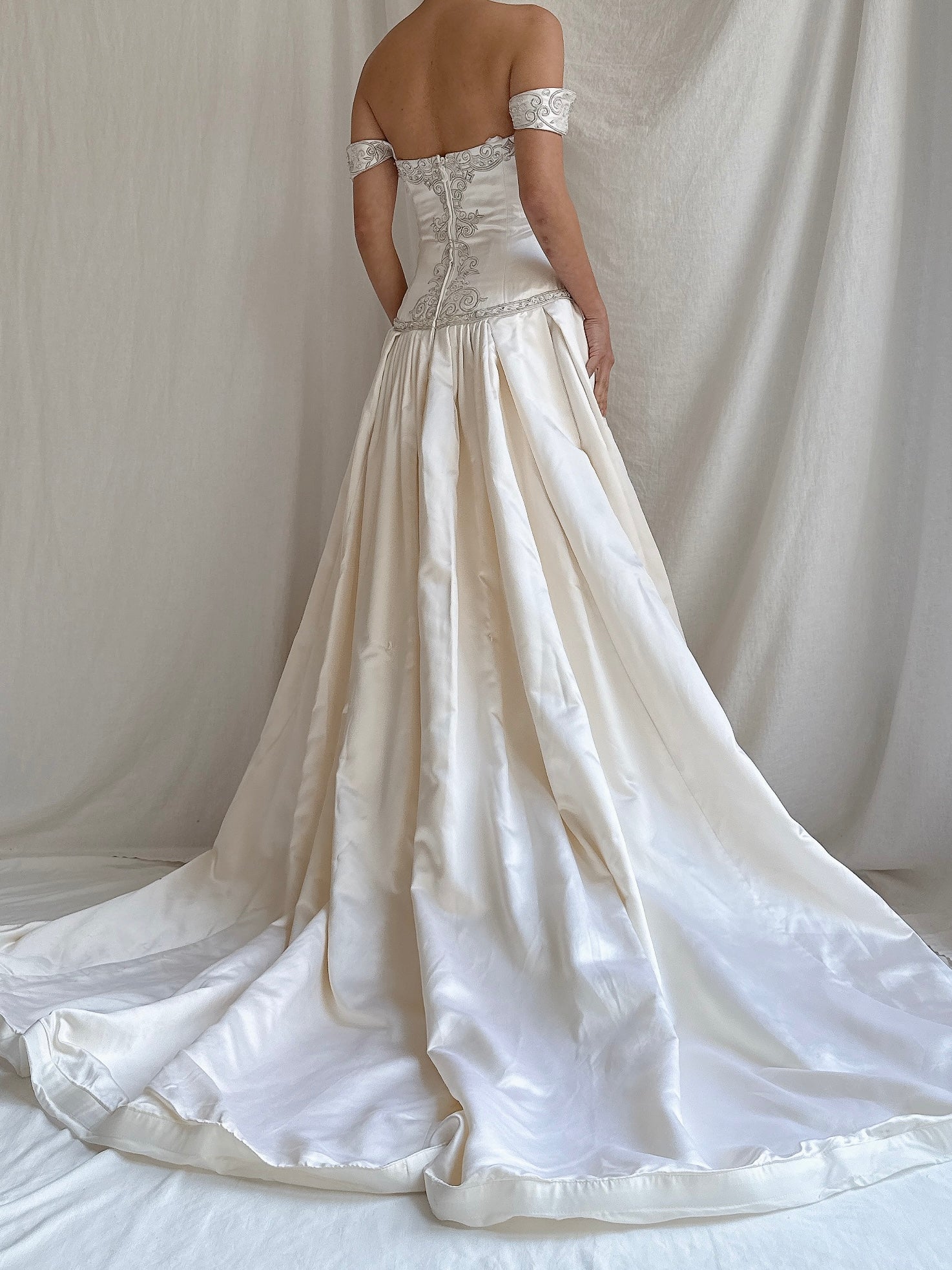 Vintage 2 Be Couture Silk Gown - Size 8