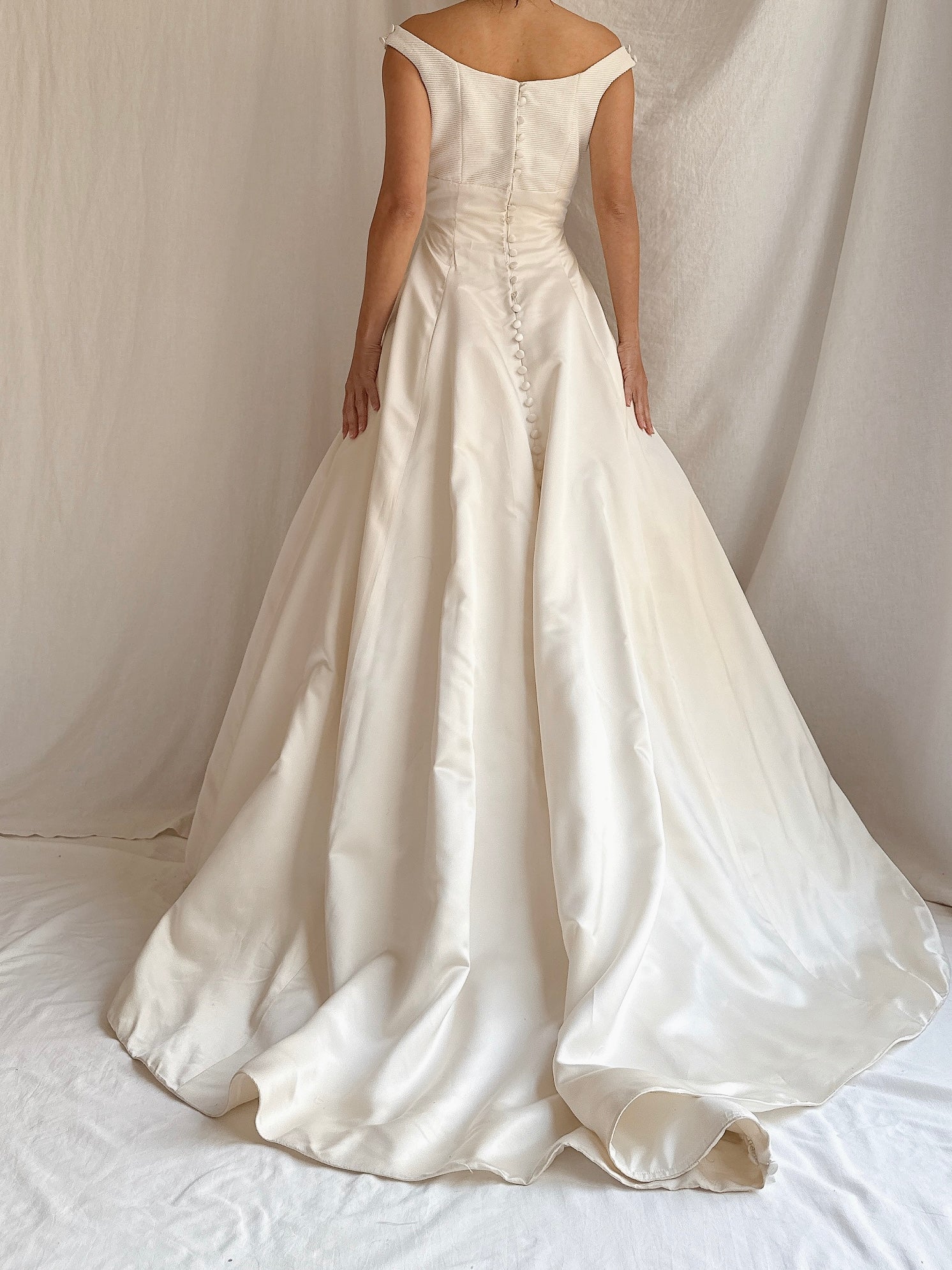 Vintage Monique Llhuilier Portrait Collar Gown - XS/2