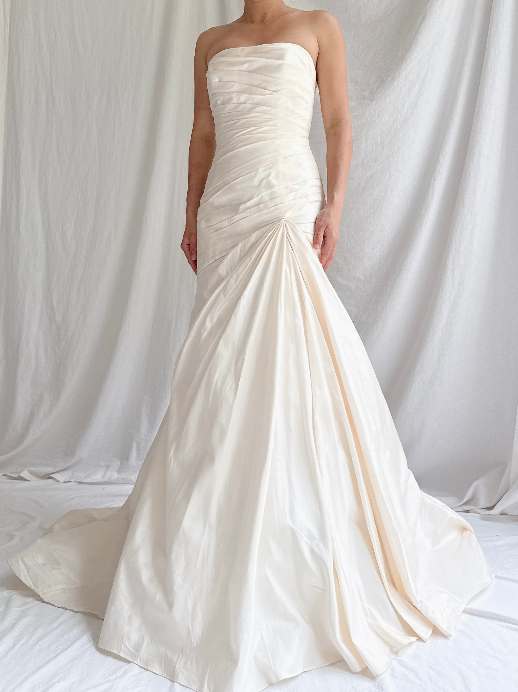 00 Monique Lhuillier Silk Strapless Gown - S