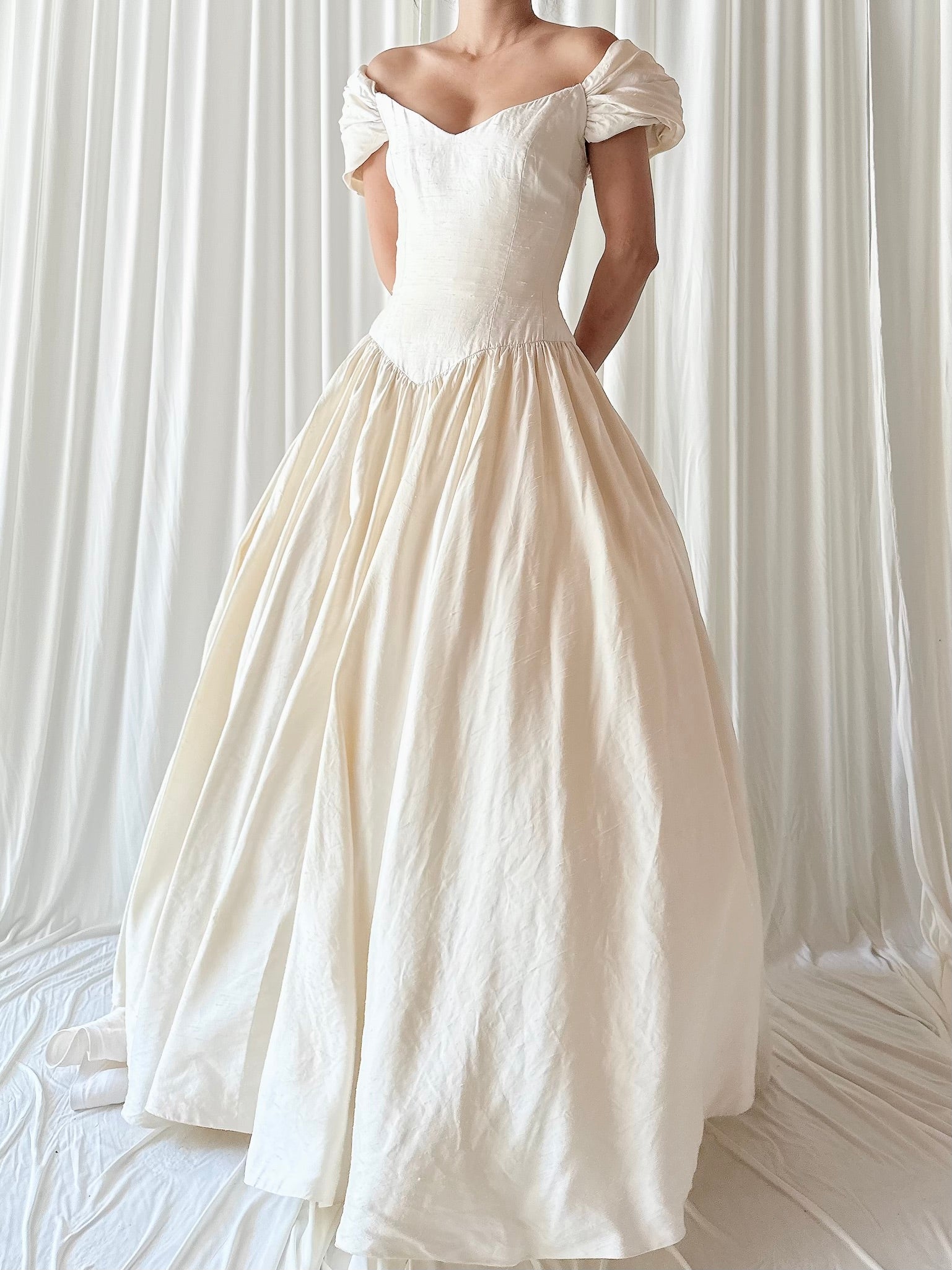 Vintage Raw Silk Basque Waist Gown - M/6