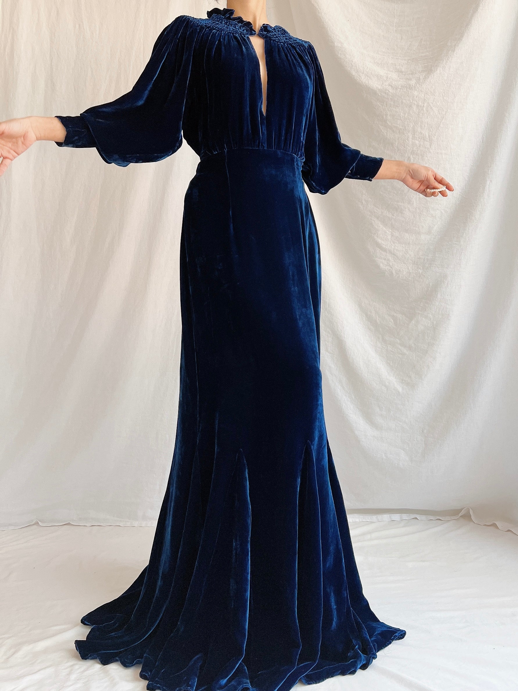 1930s Sapphire Silk Velvet Gown - M | G O S S A M E R 1930s Sapphire Silk Velvet Gown - M | G O S S A M E R