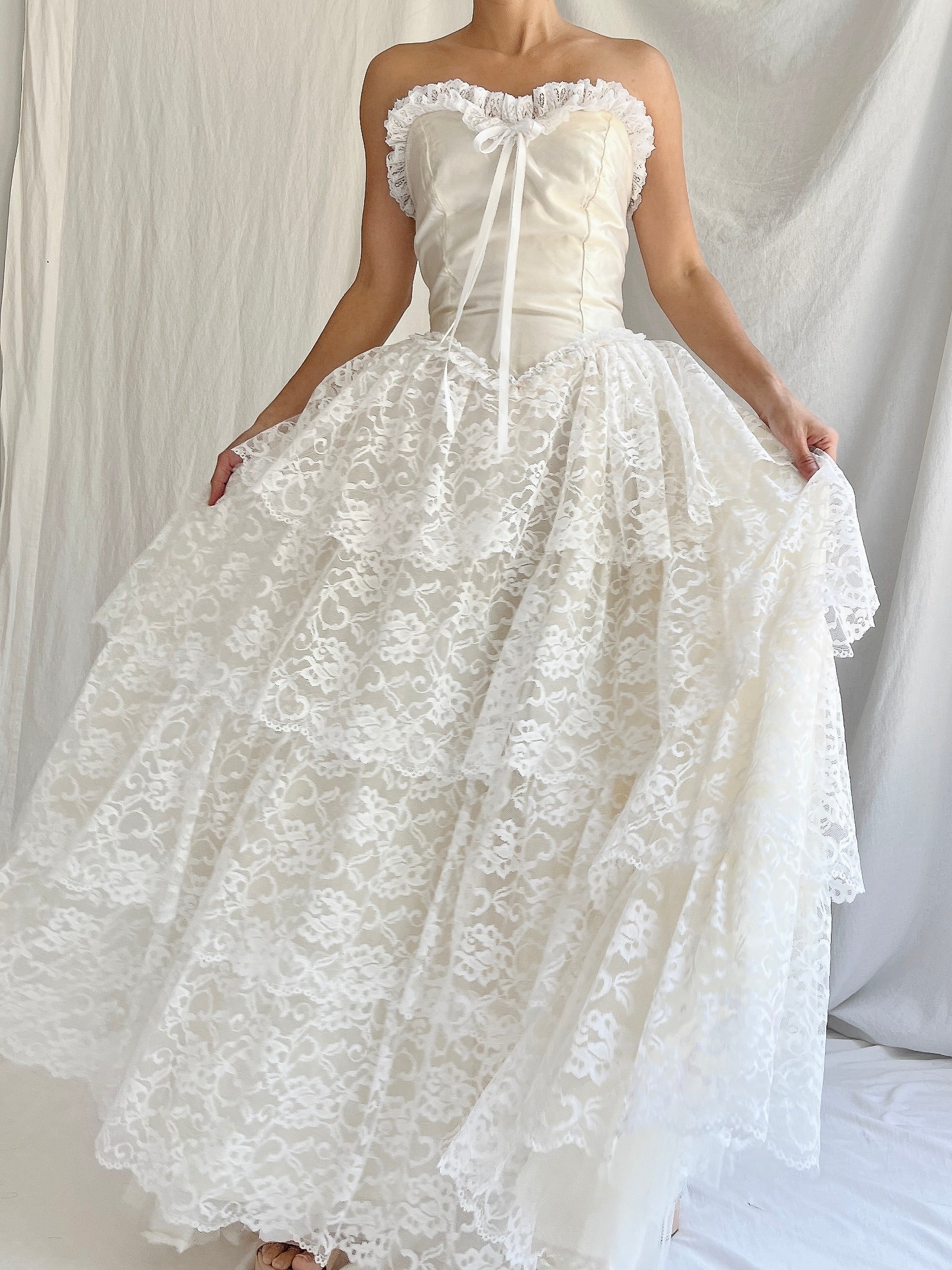 80s lace dress 80s style mermaid lace sleeve wedding dress with removable skirt Lisposa