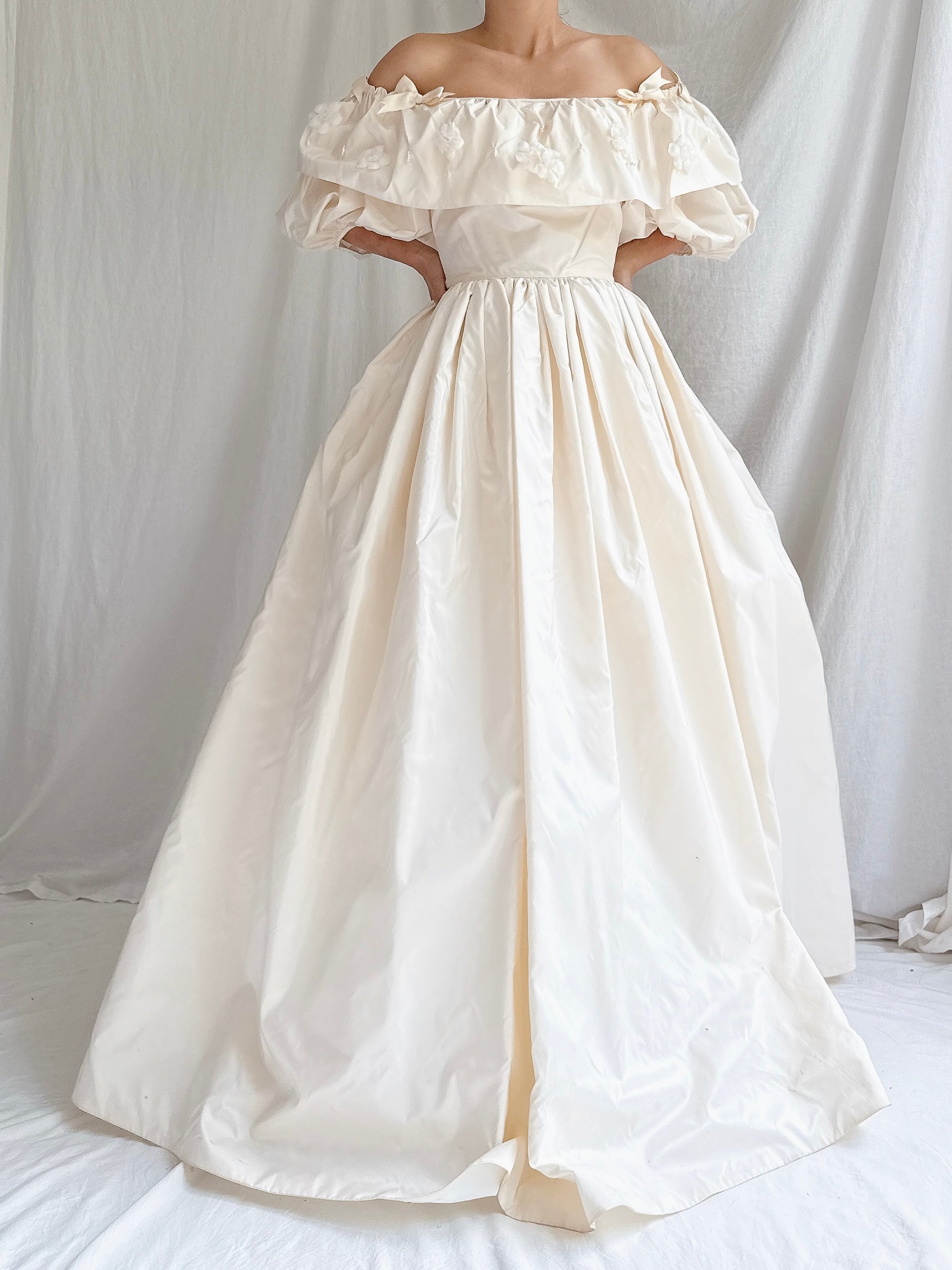 1980s Silk Taffeta Puff Sleeve Gown - XXS