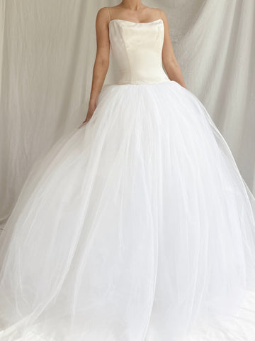 1990s Vera Wang Silk and Tulle Gown - S