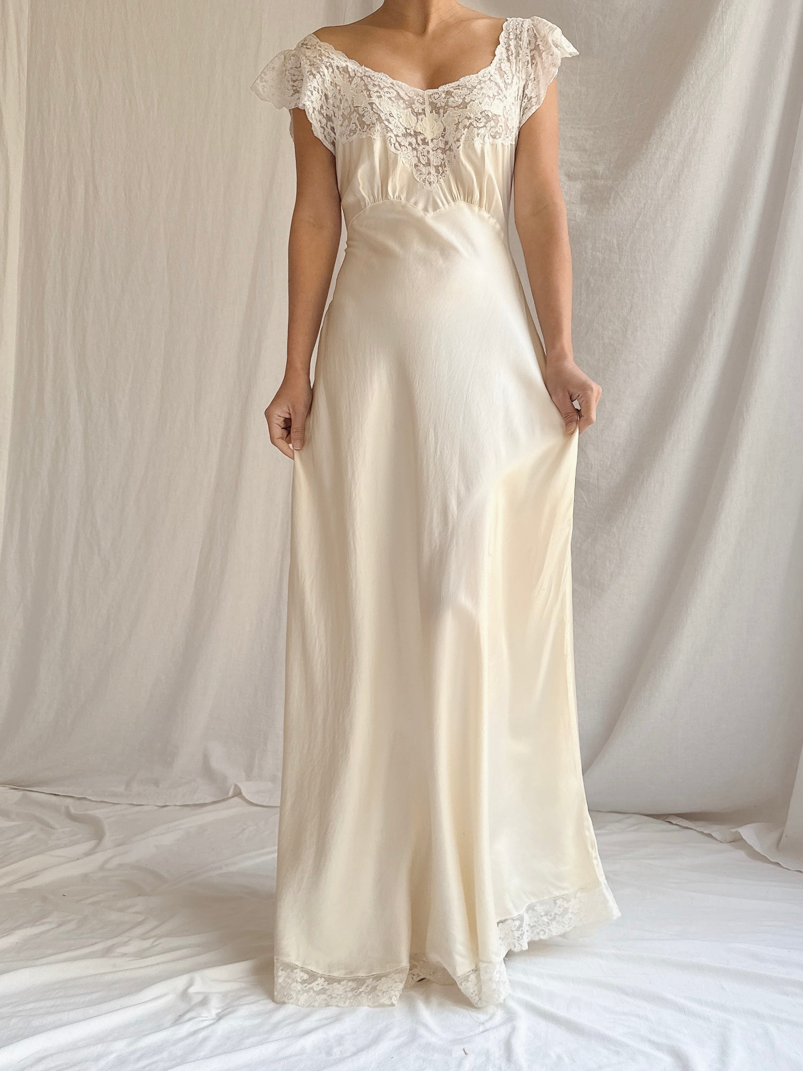 1930s Silk and Lace Slip Dress - XS