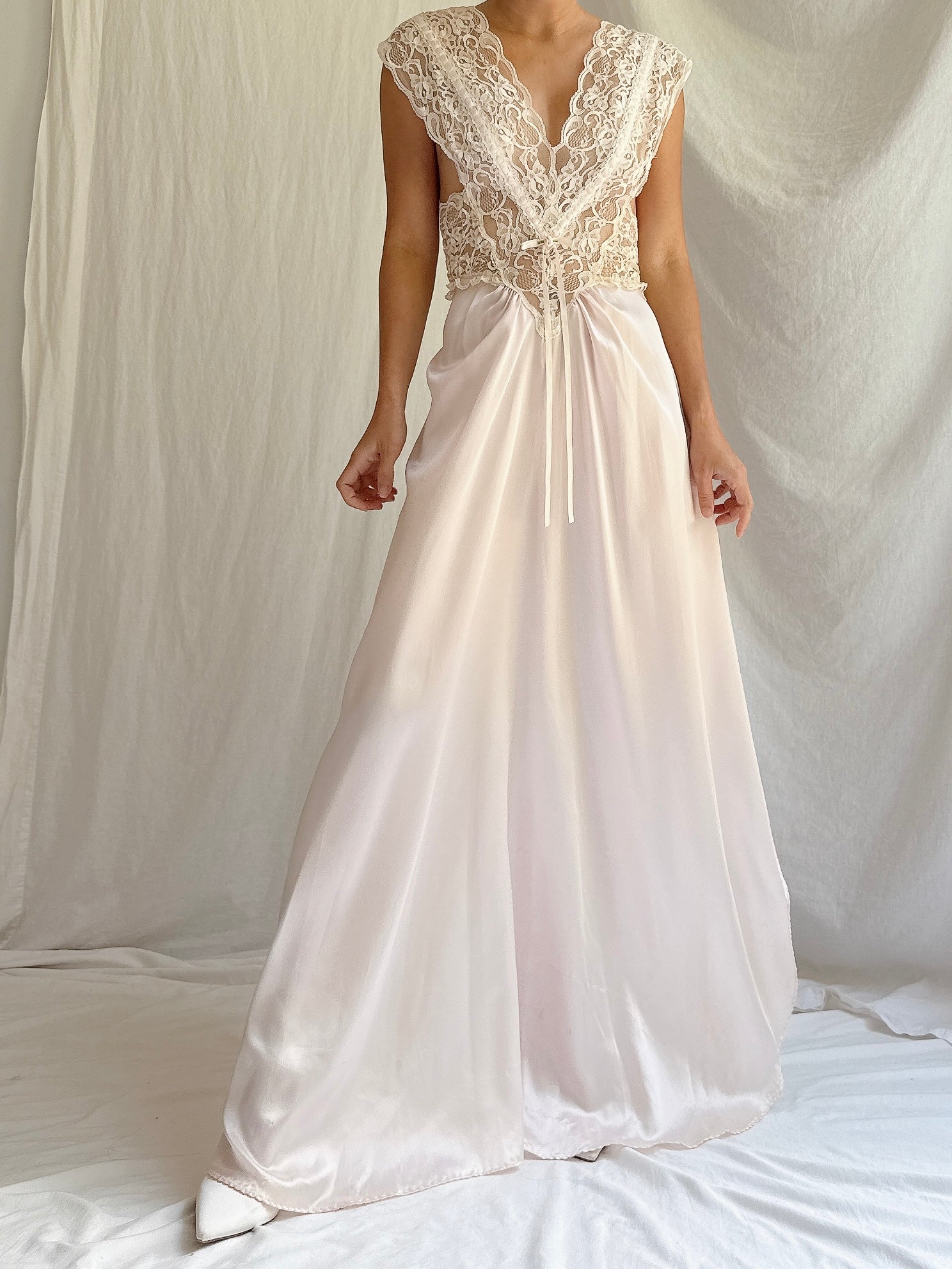 1970s Nylon Lace Slip Gown - M/L