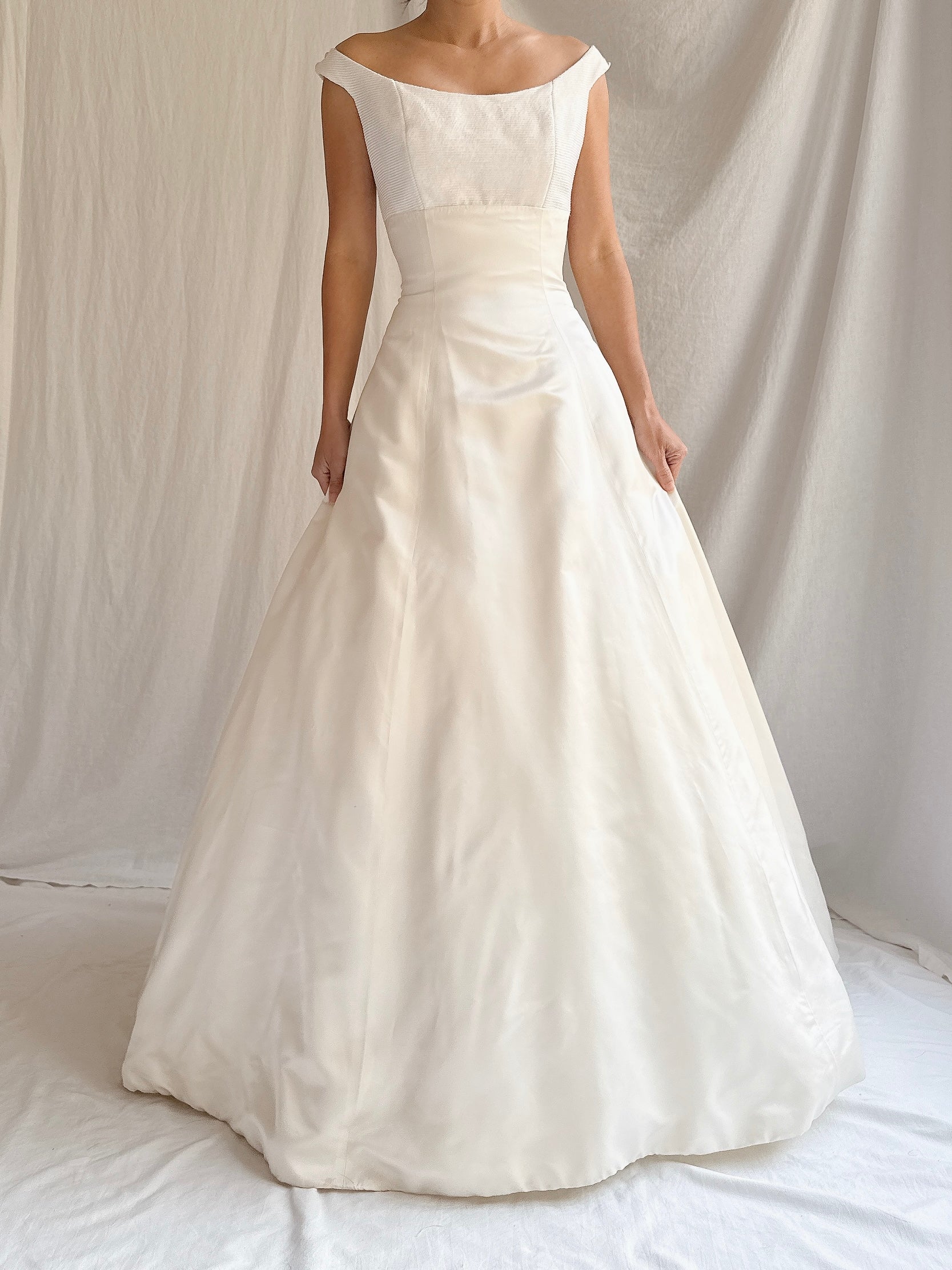 Vintage Monique Llhuilier Portrait Collar Gown - XS/2