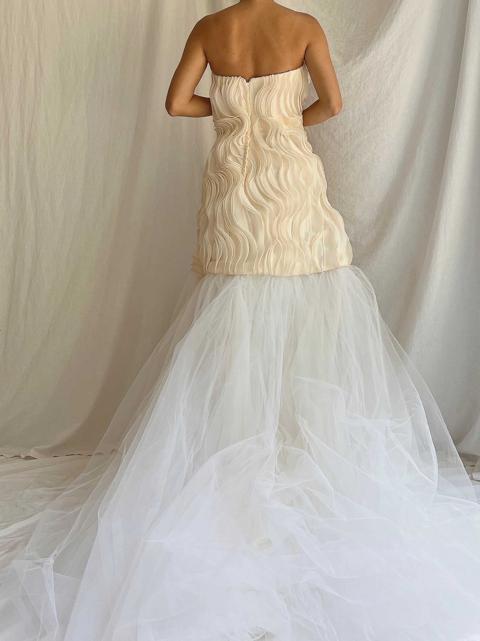 Vintage Strapless Ruffle Gown - M/8