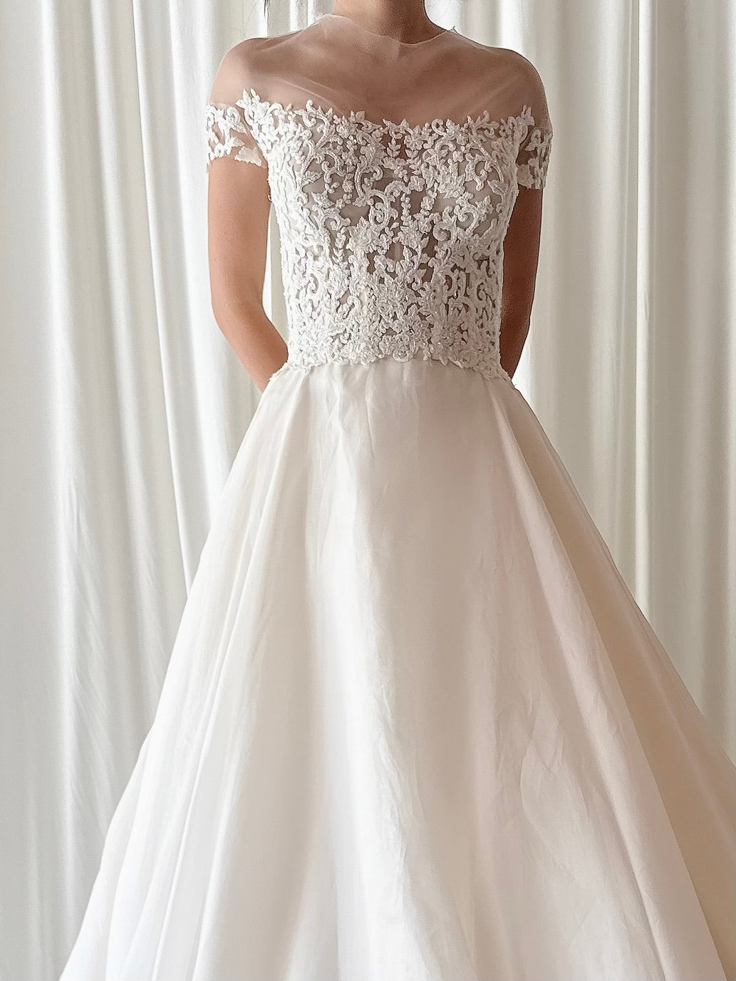 00 Reem Acra Silk Organza Illusion Lace Gown - M/6