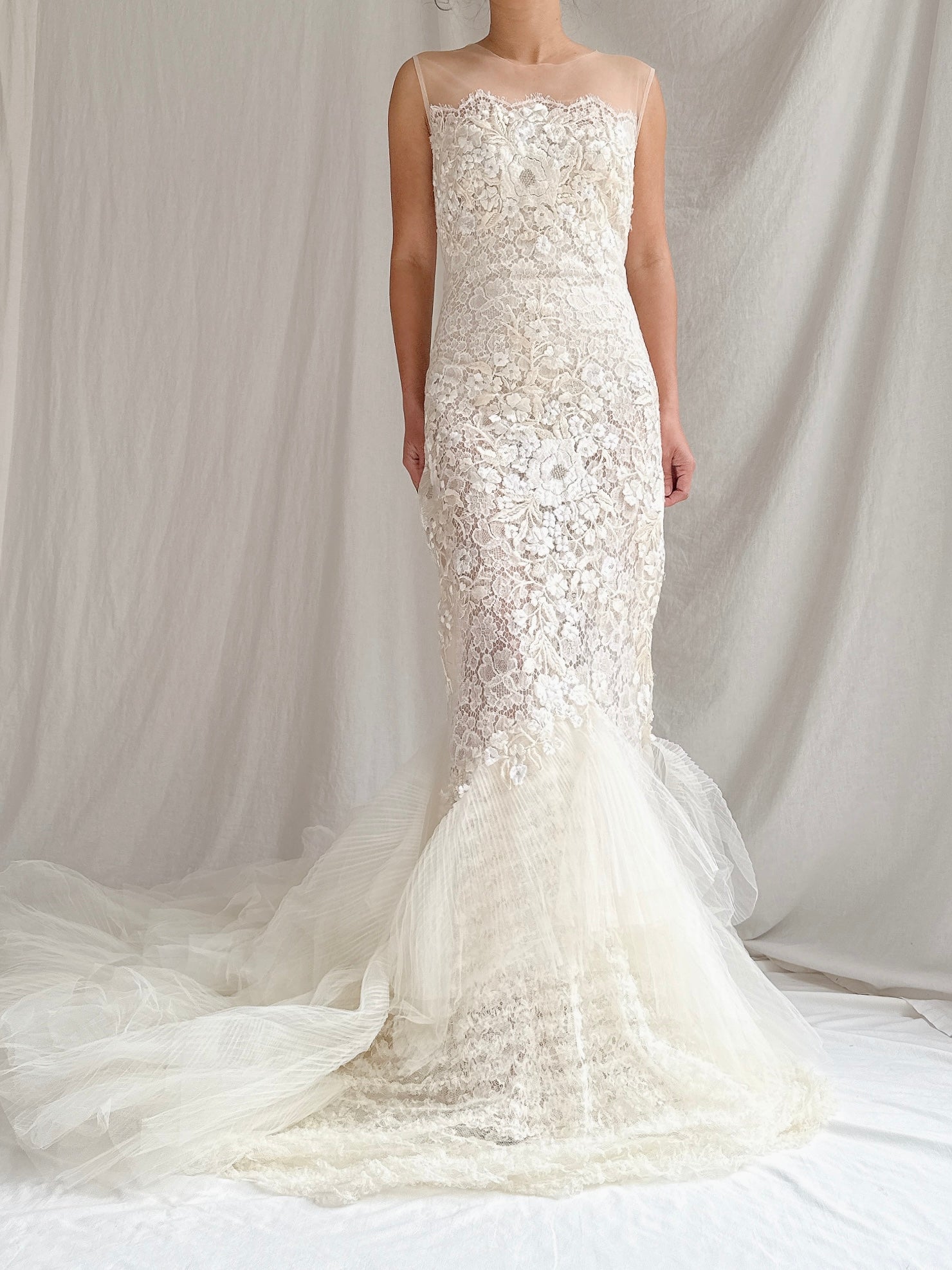 Yolancris Crew Neck Lace Gown - M/6