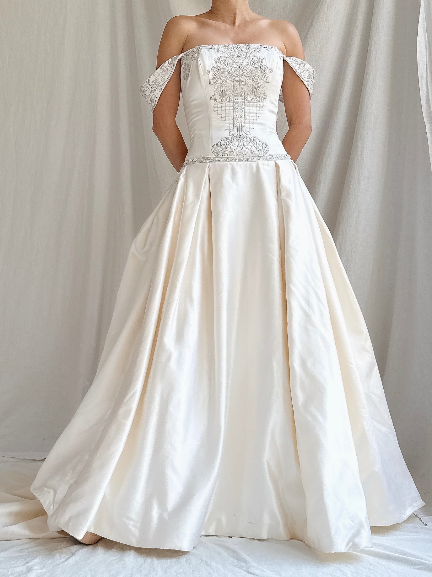 Vintage 2 Be Couture Silk Gown - Size 8