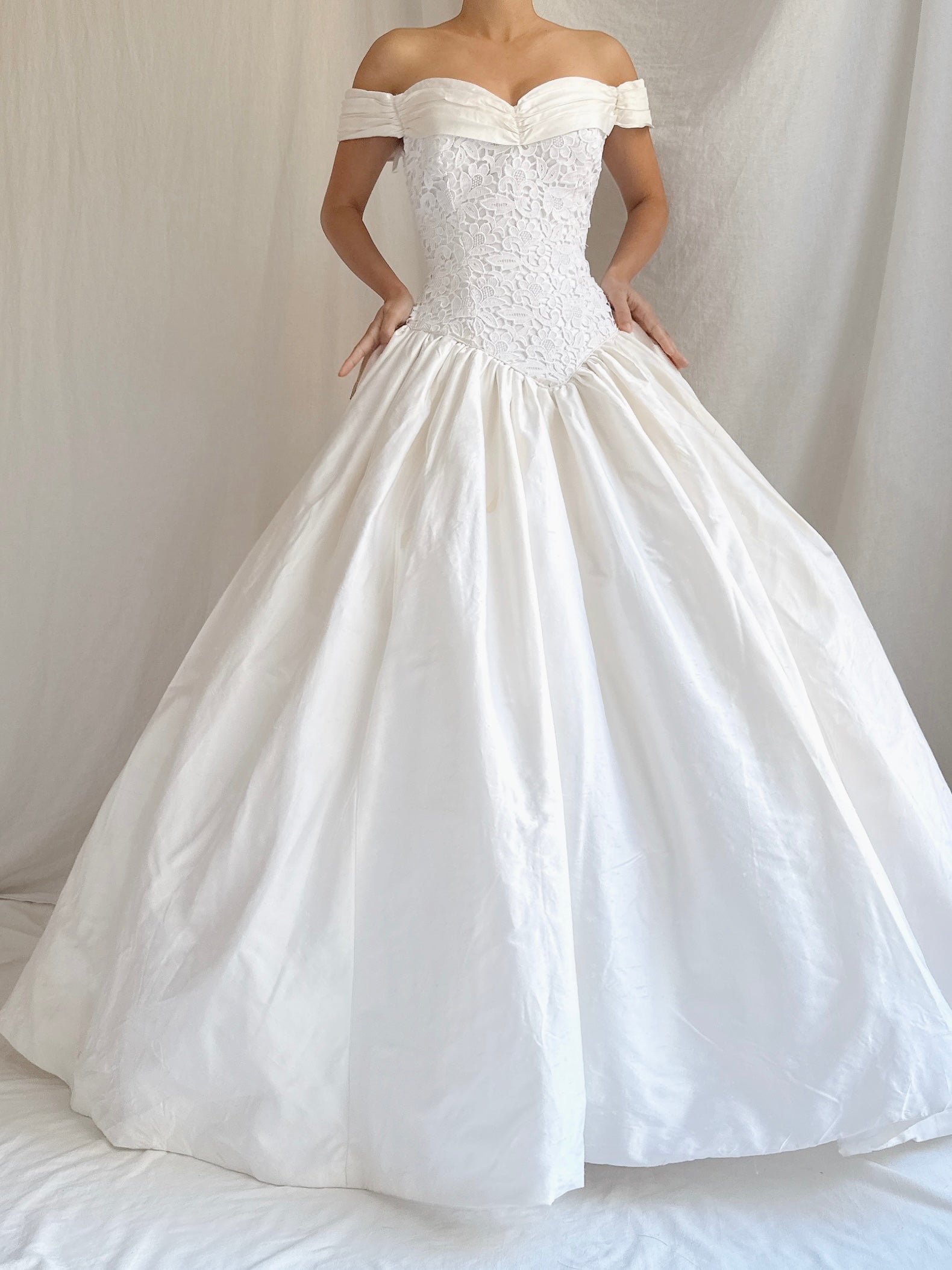 Vintage Off-the-Shoulder Gown - S