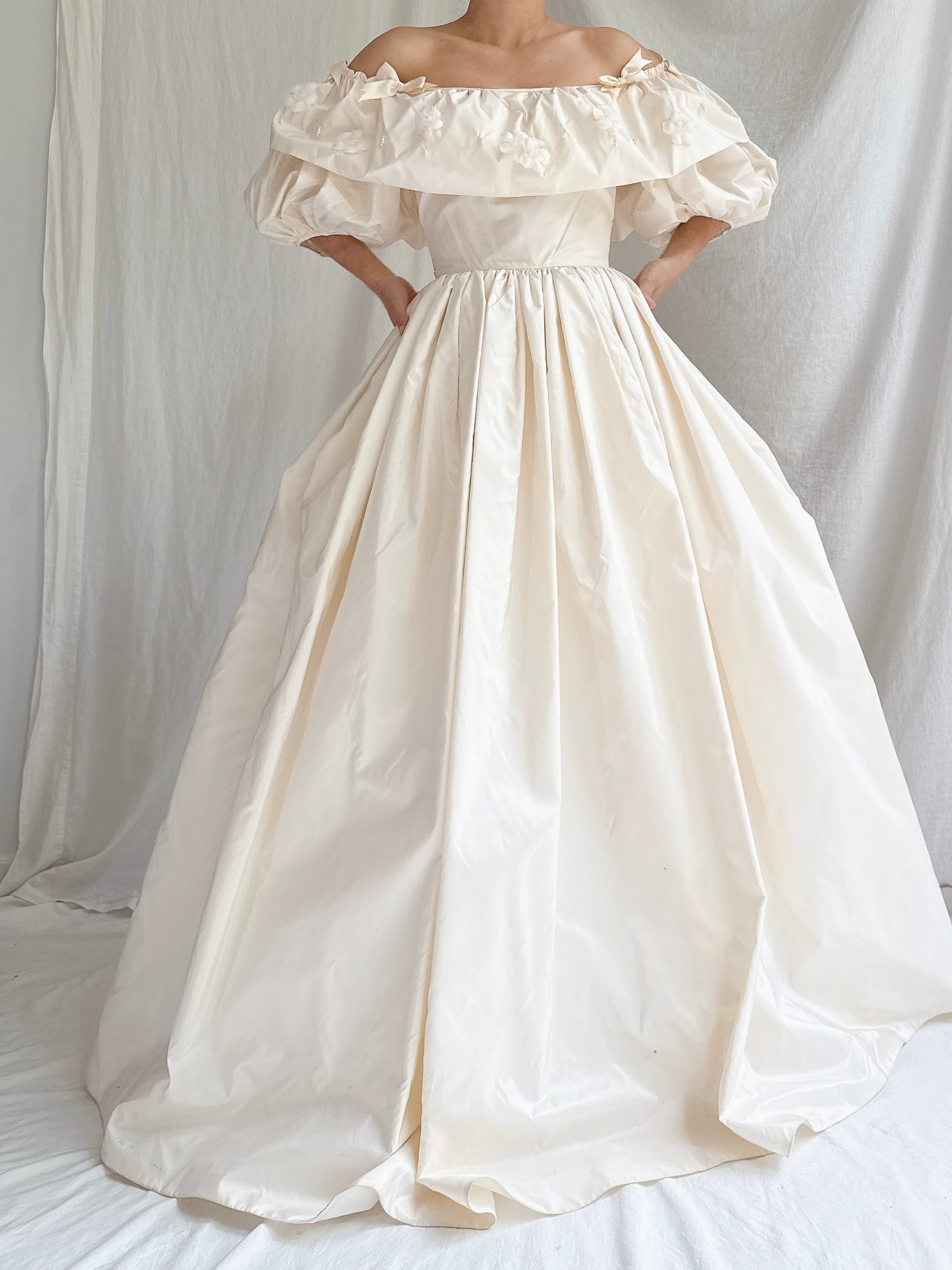 1980s Silk Taffeta Puff Sleeve Gown - XXS