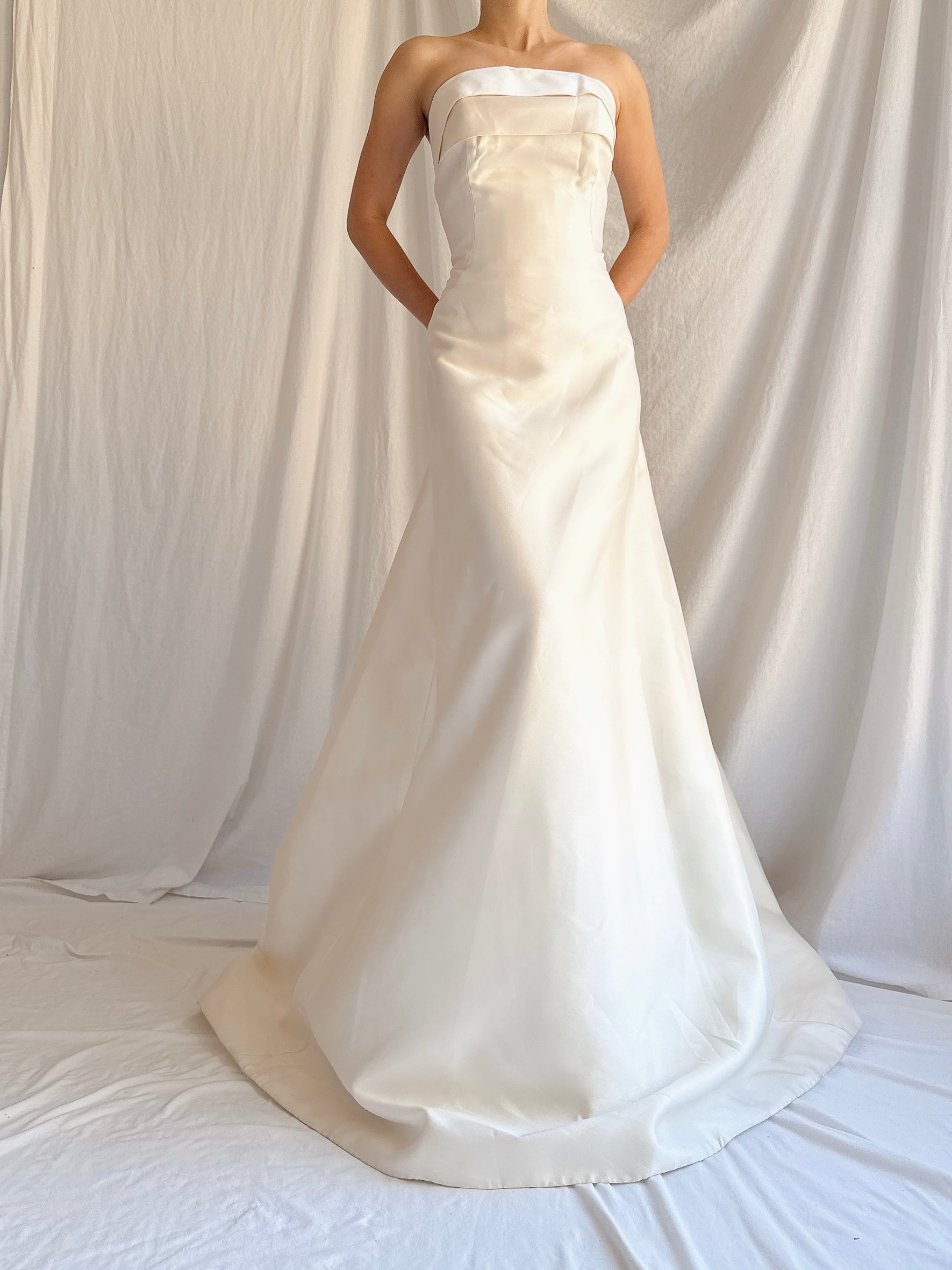 Vintage Pronovias Barcelona Gown with Train - M/US 8