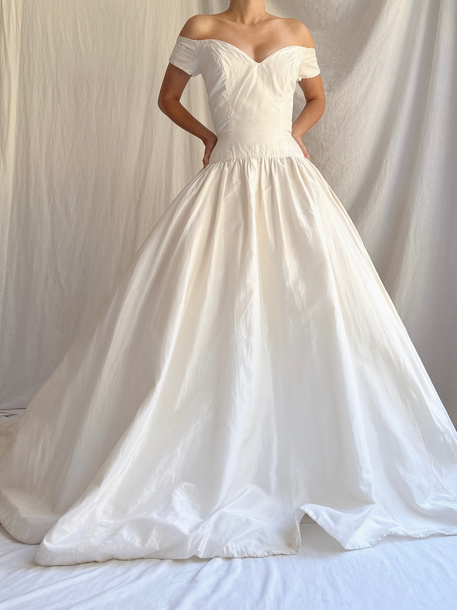Vintage Silk Off-the-Shoulder Gown - M