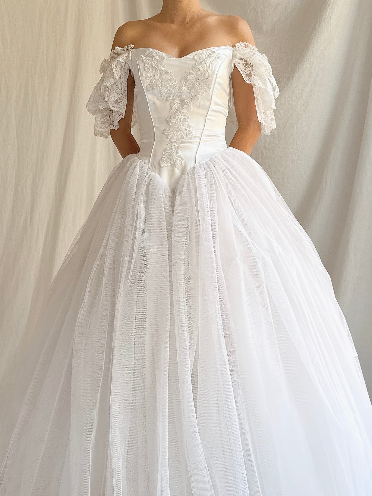 Vintage Tulle Off-the-Shoulder Gown - S
