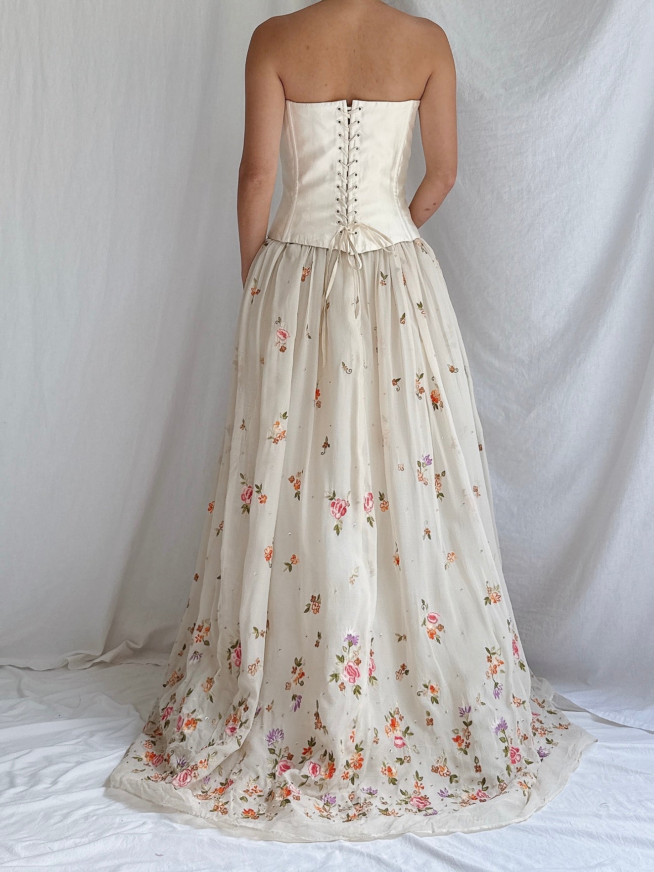Vintage Bovina Silk Embroidered Set - IT 46/US 10