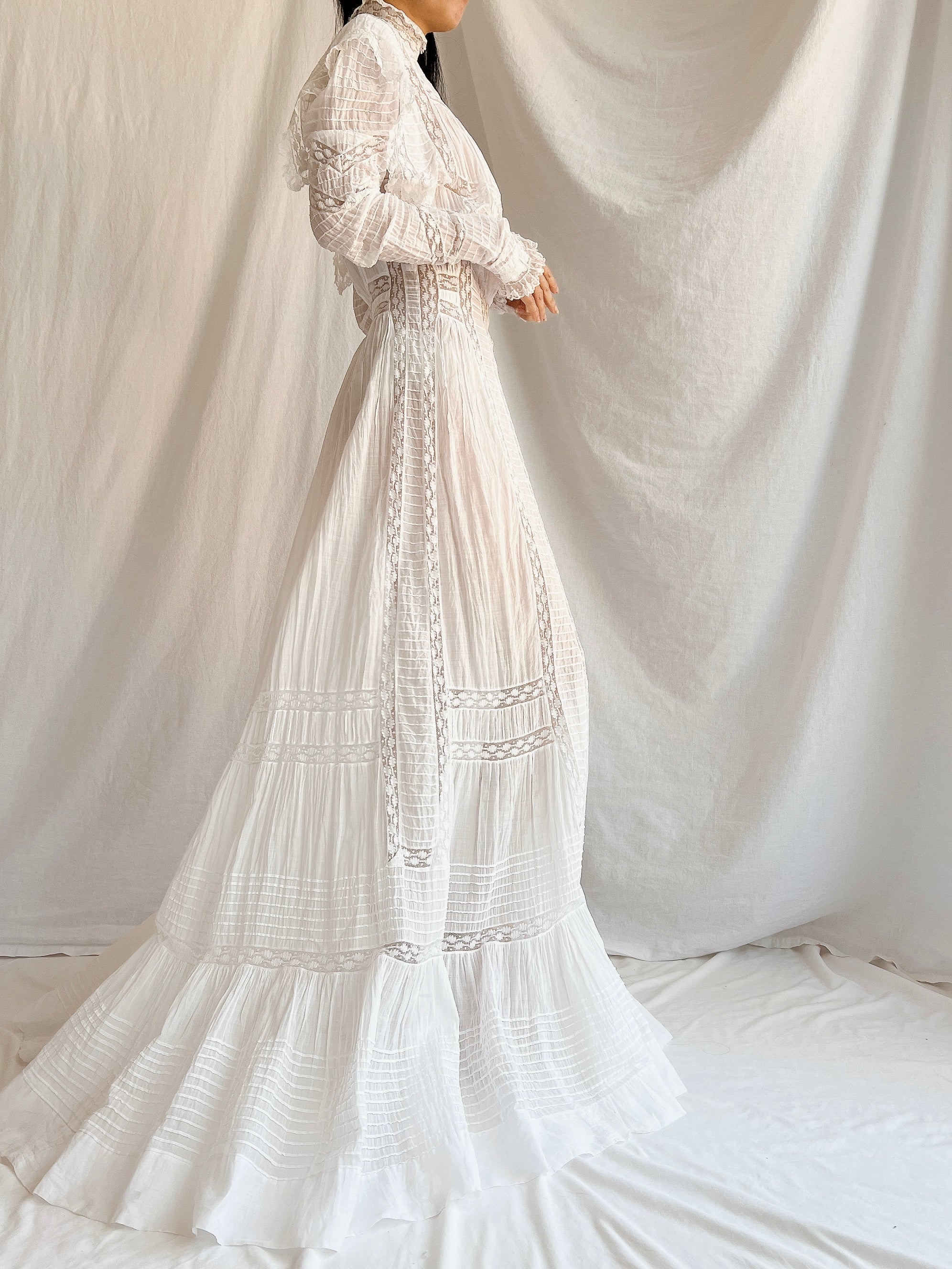 cotton lawn dress Antique Edwardian / 1910s Cotton Eyelet Lawn Dress