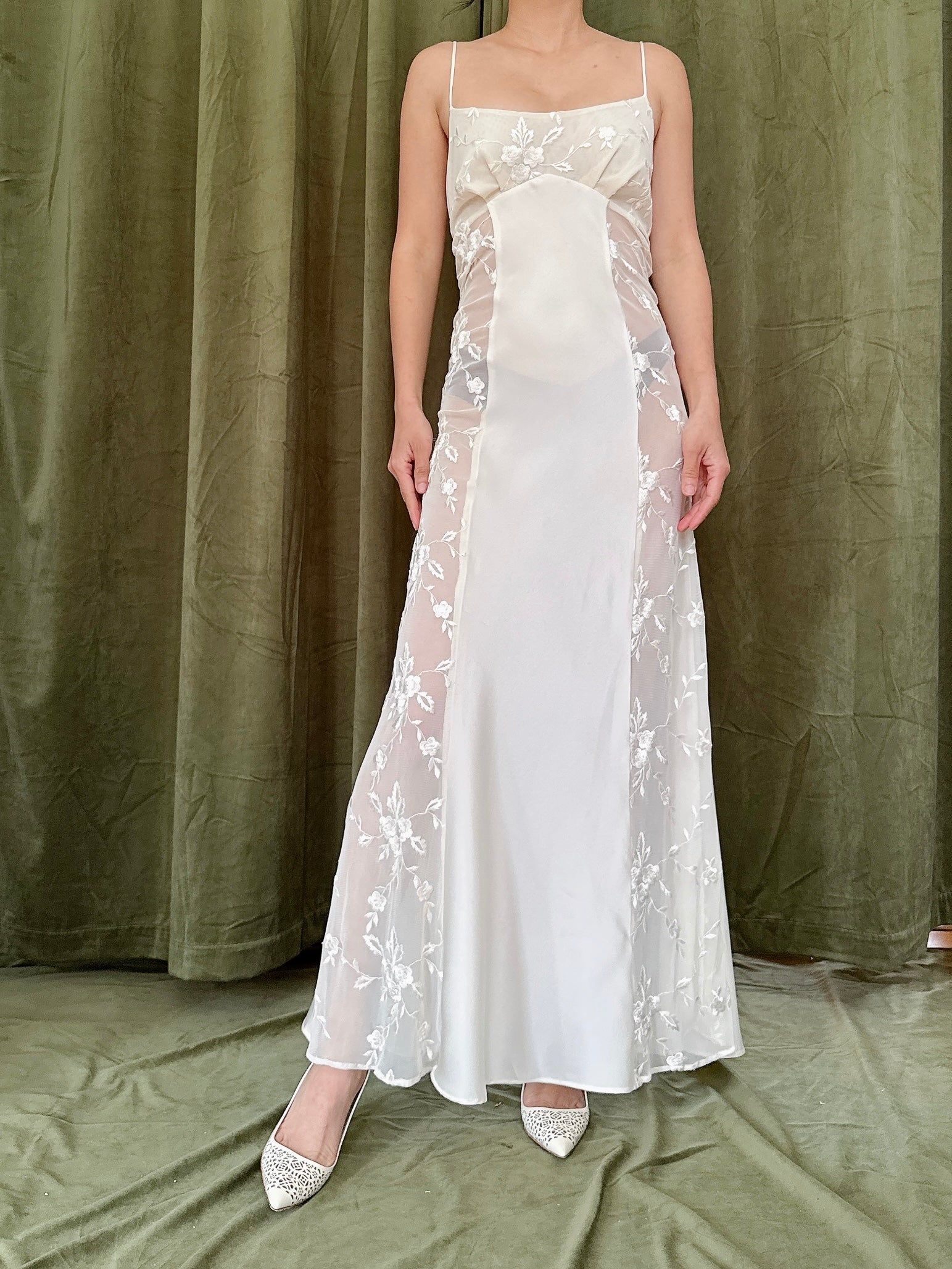 Vintage Side Embroidered Slip - S