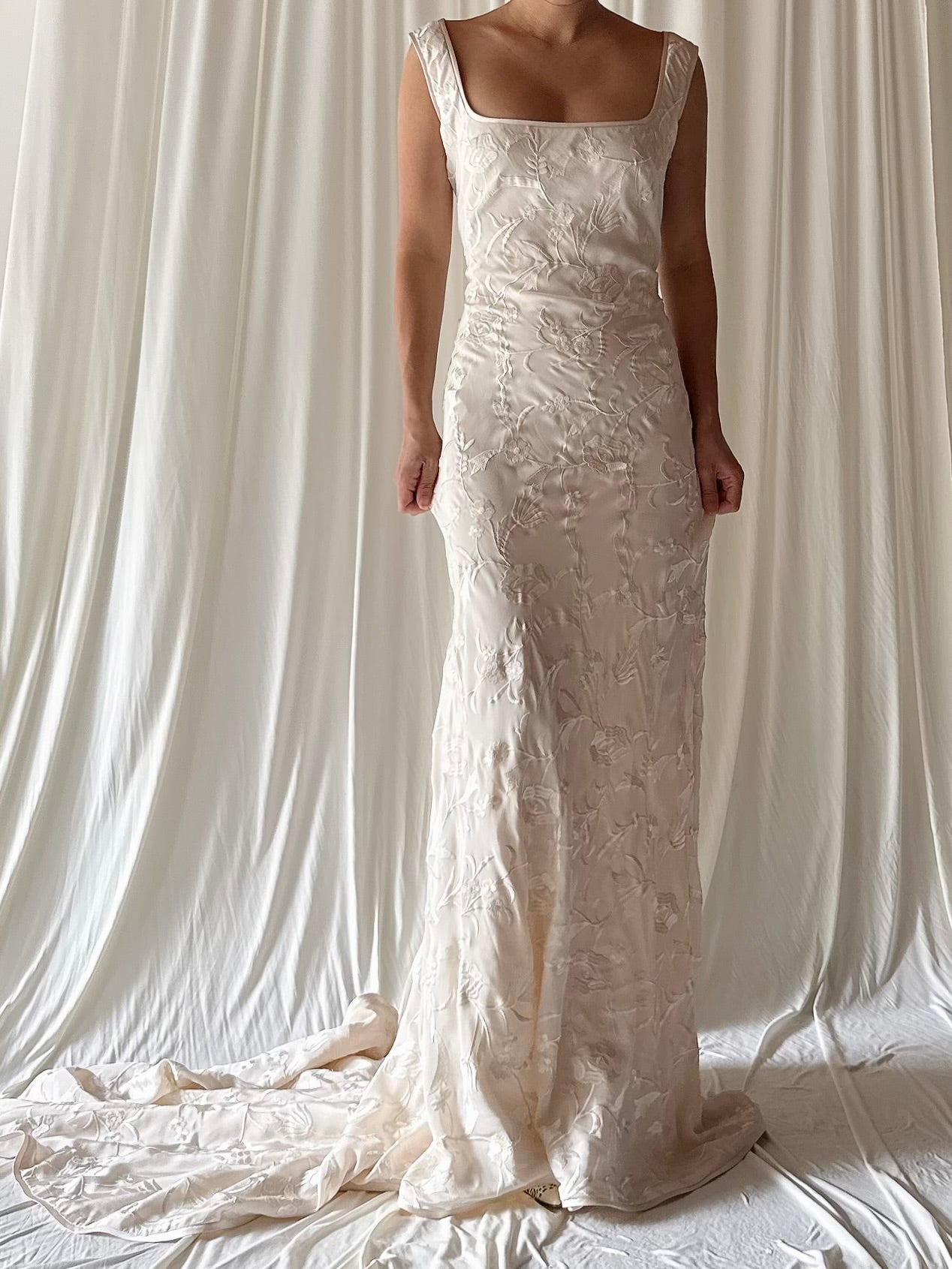 Vintage Ulla-Maija Silk Embroidered Gown - Size 8