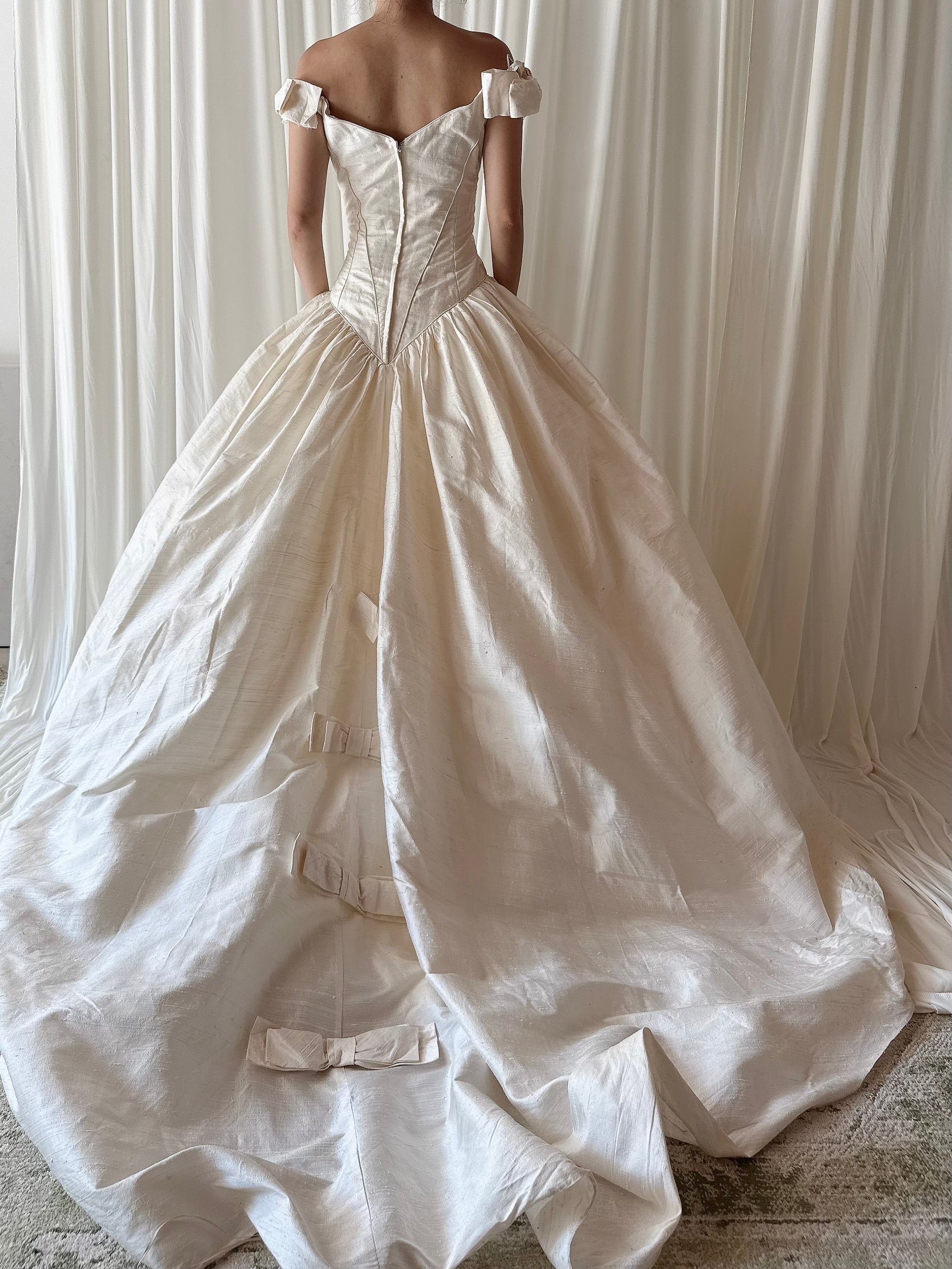 Vintage Raw Silk Bow Sleeve Gown - M/6