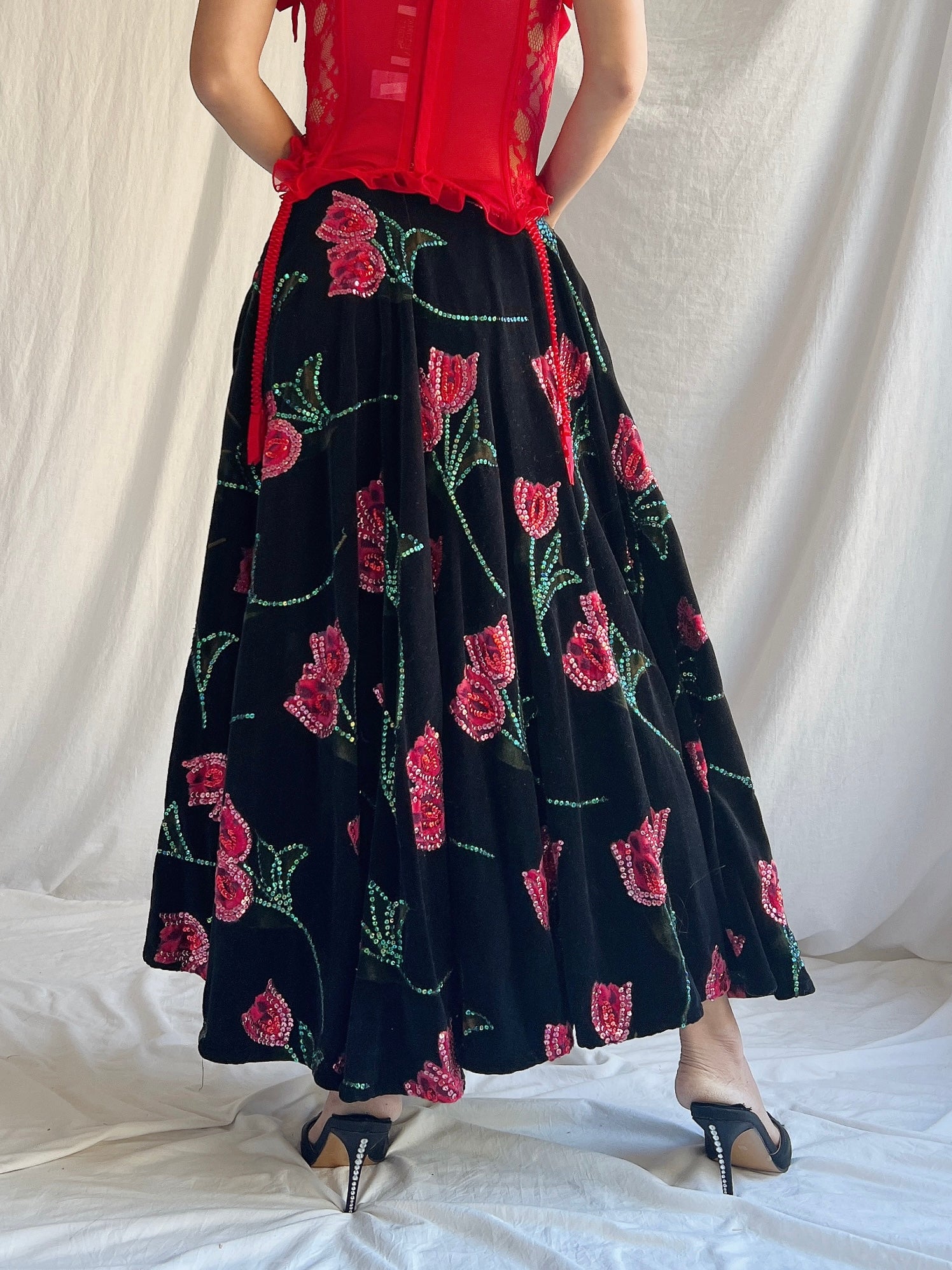 Vintage Floral Velvet Embellished Skirt - M