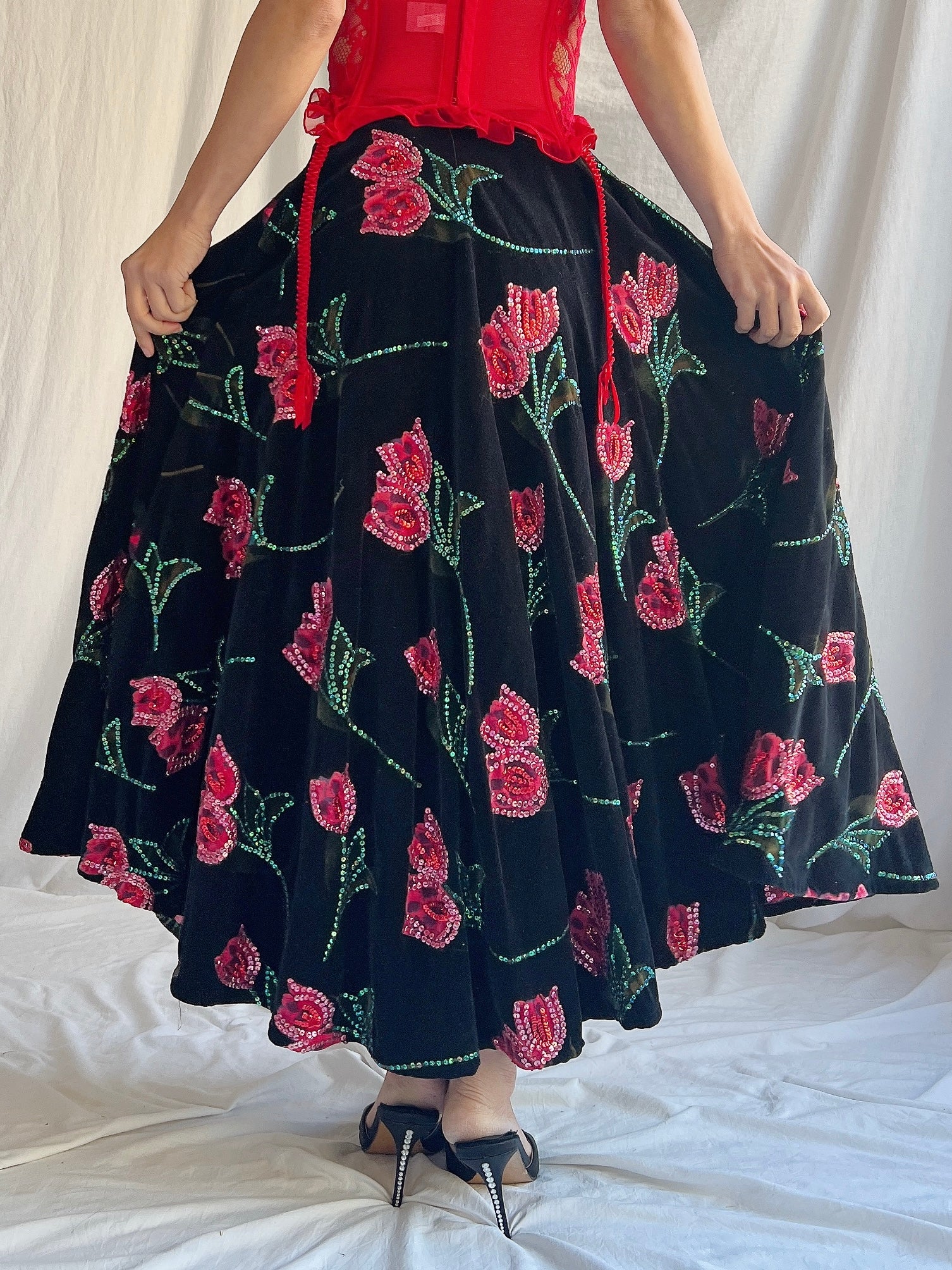 Vintage Floral Velvet Embellished Skirt - M