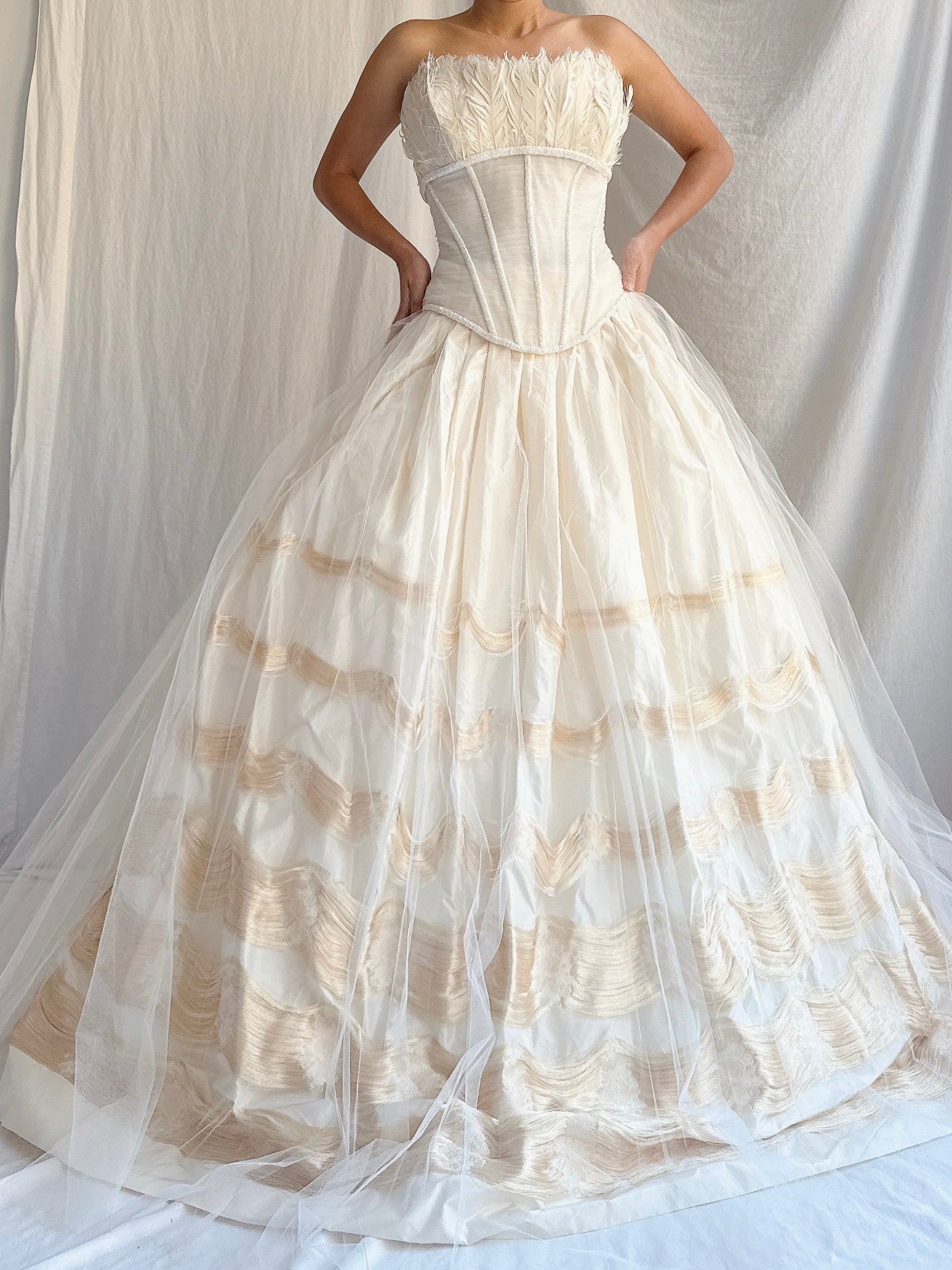 Vintage 2-Piece Feather Set - M