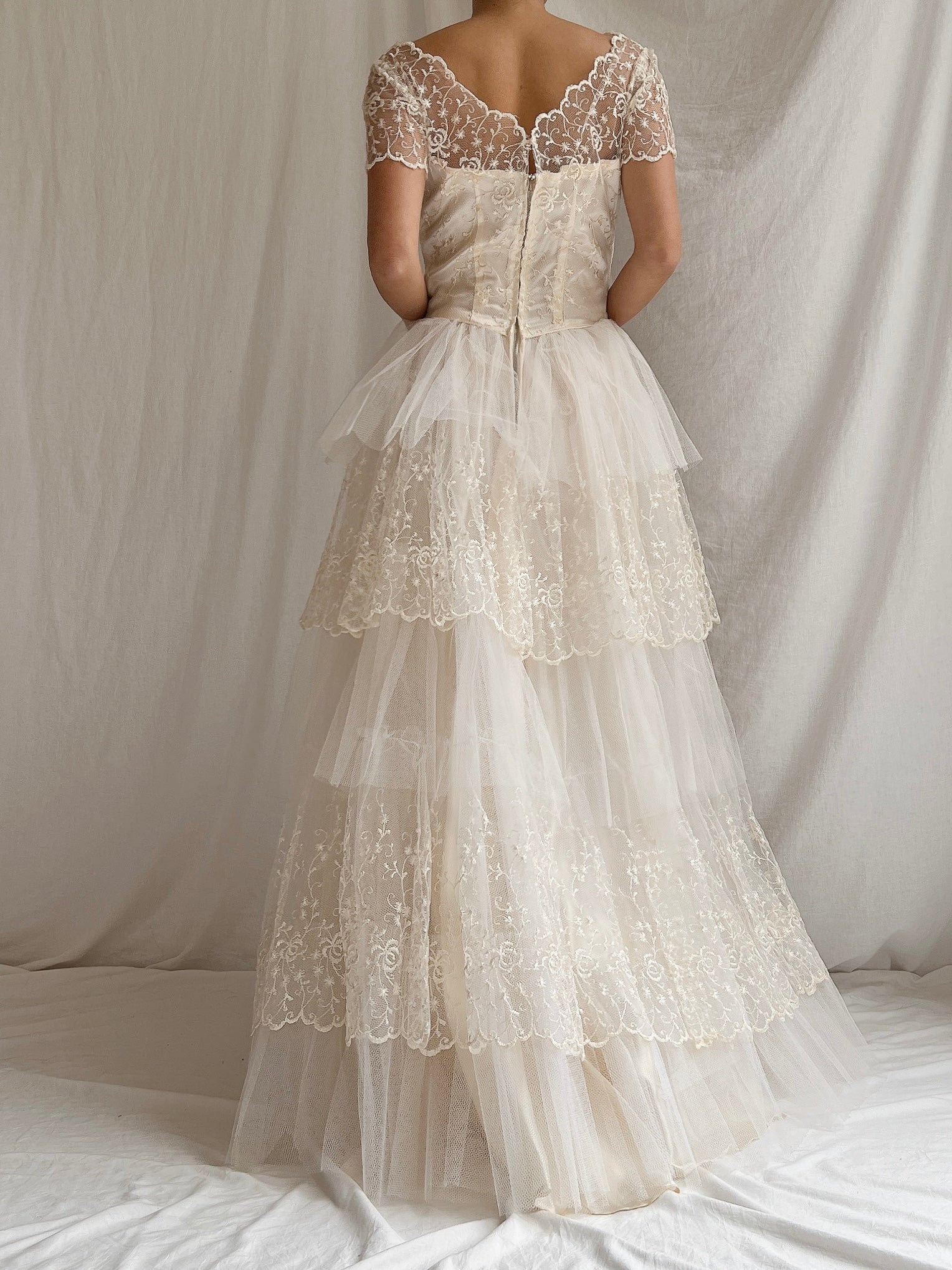 1950s Tulle and Embroidered Lace Gown - XXS/0