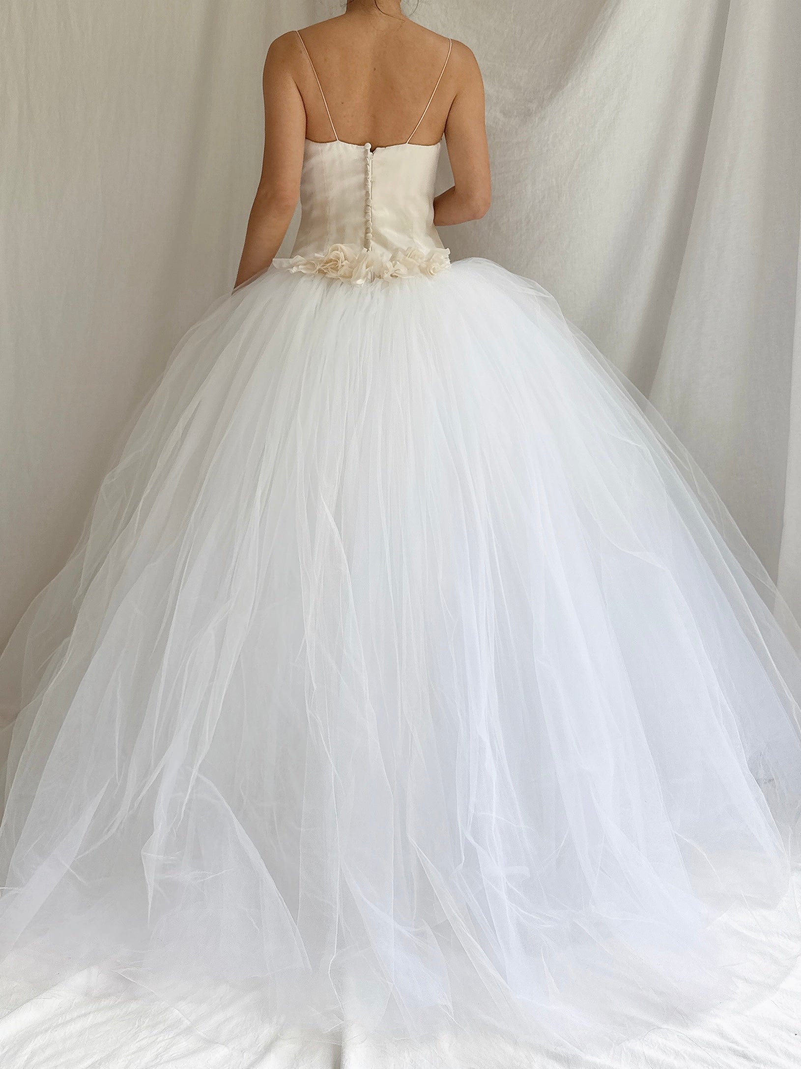 1990s Vera Wang Silk and Tulle Gown - S