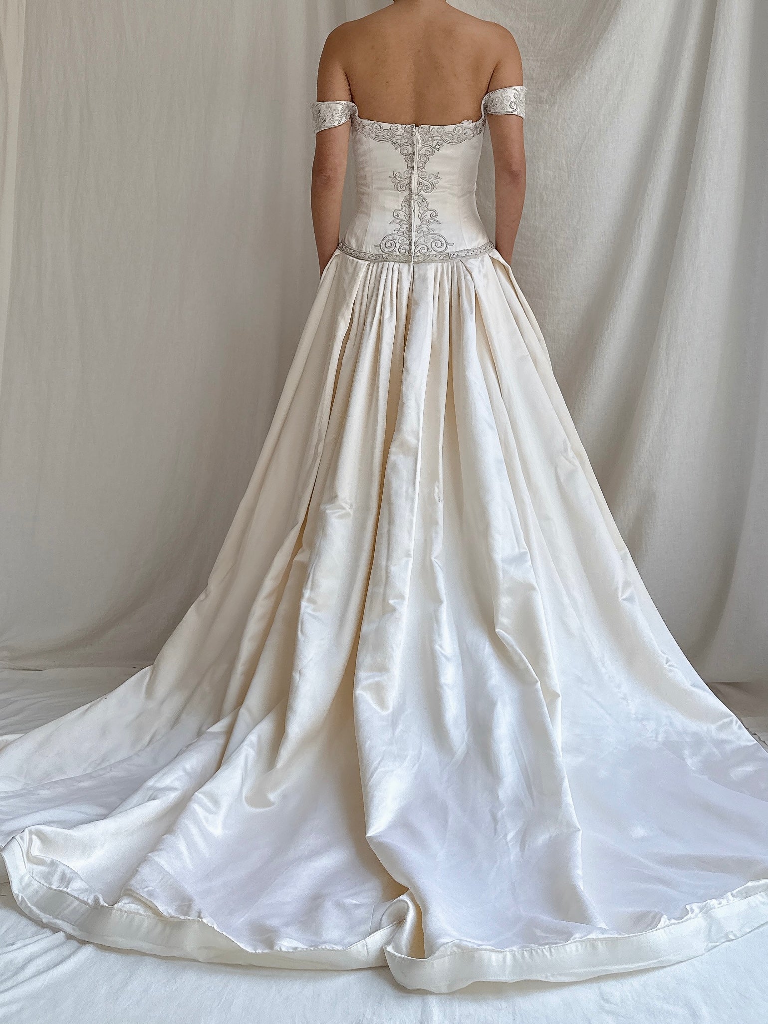 Vintage 2 Be Couture Silk Gown - Size 8