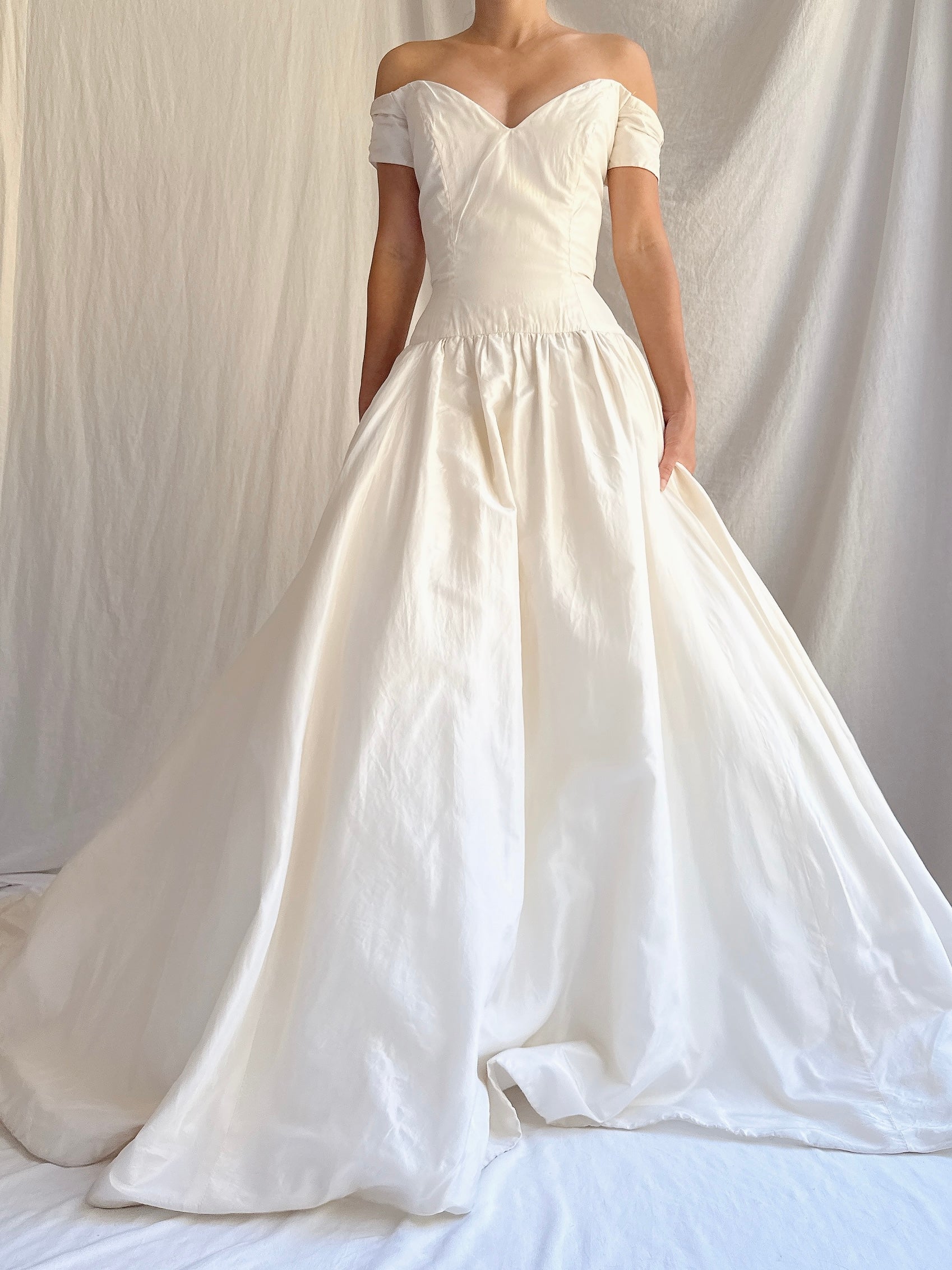 Vintage Silk Off-the-Shoulder Gown - M