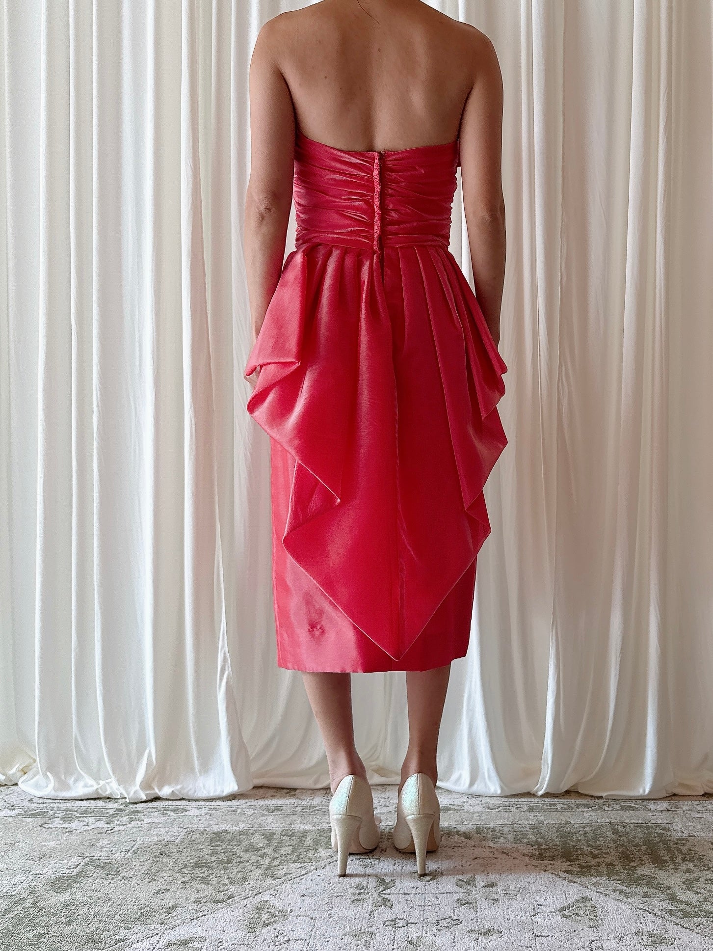 Vintage Victor Costa Coral Dress - Size 27”