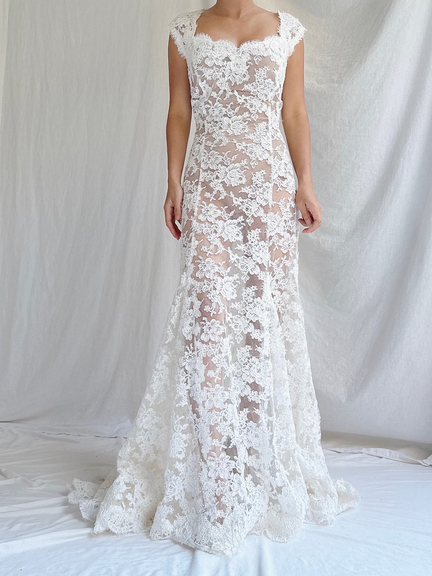 Vintage Monique Llhuilier Sheer Alencon Lace Gown - S/4