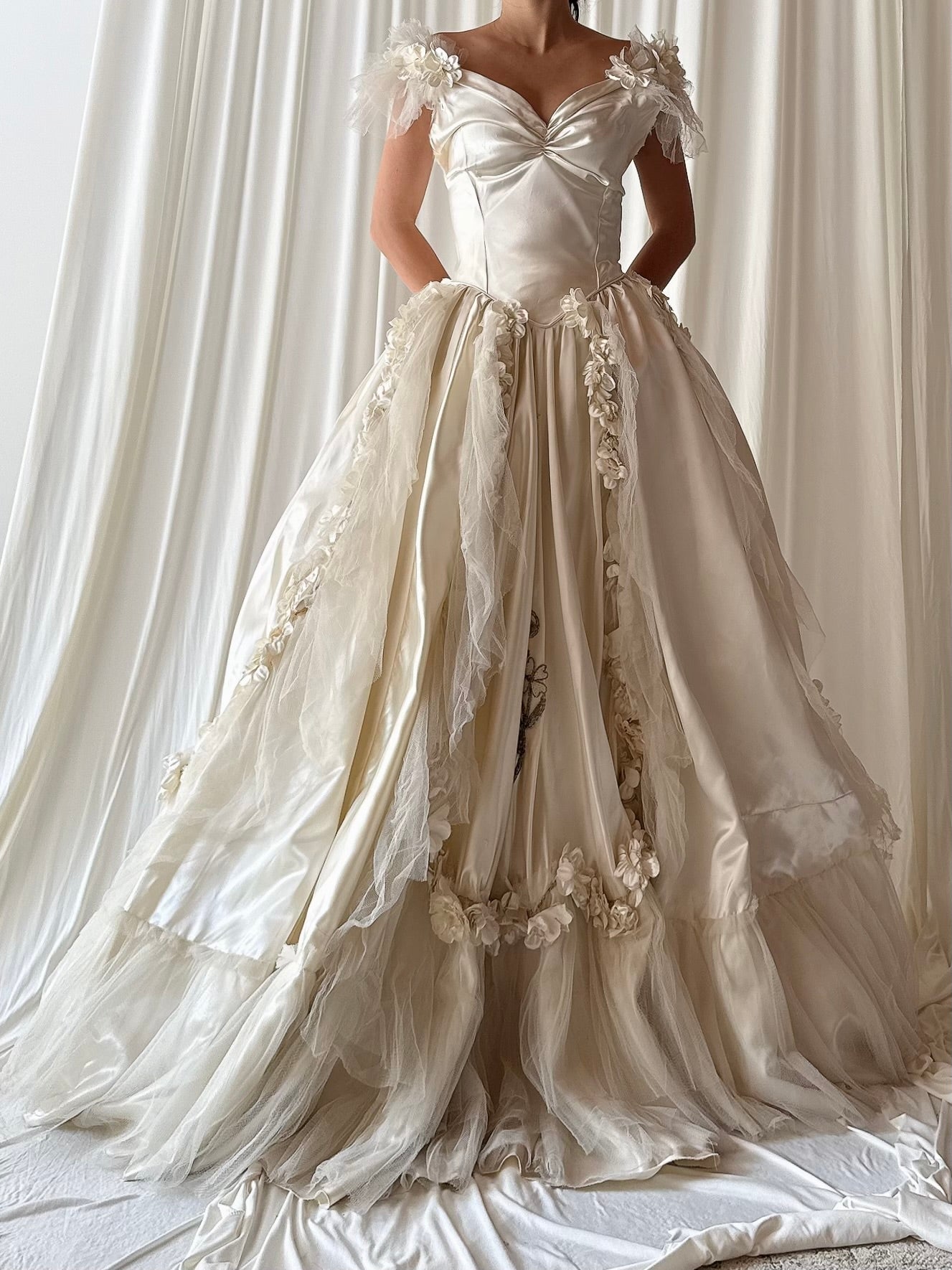 1940s Satin Floral Appliqué Dress - SS