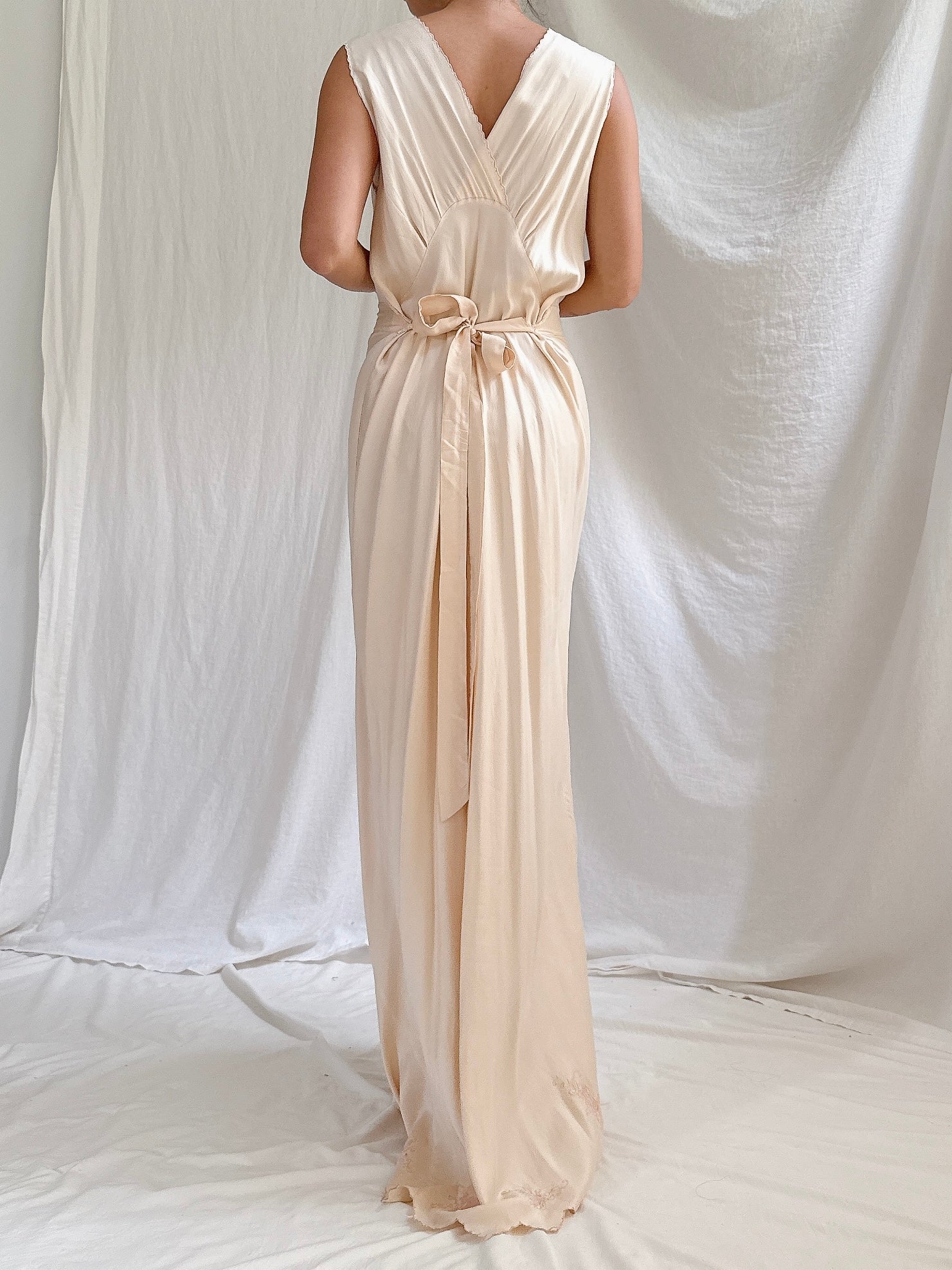 1930s Peach Silk Slip Dress - S/M