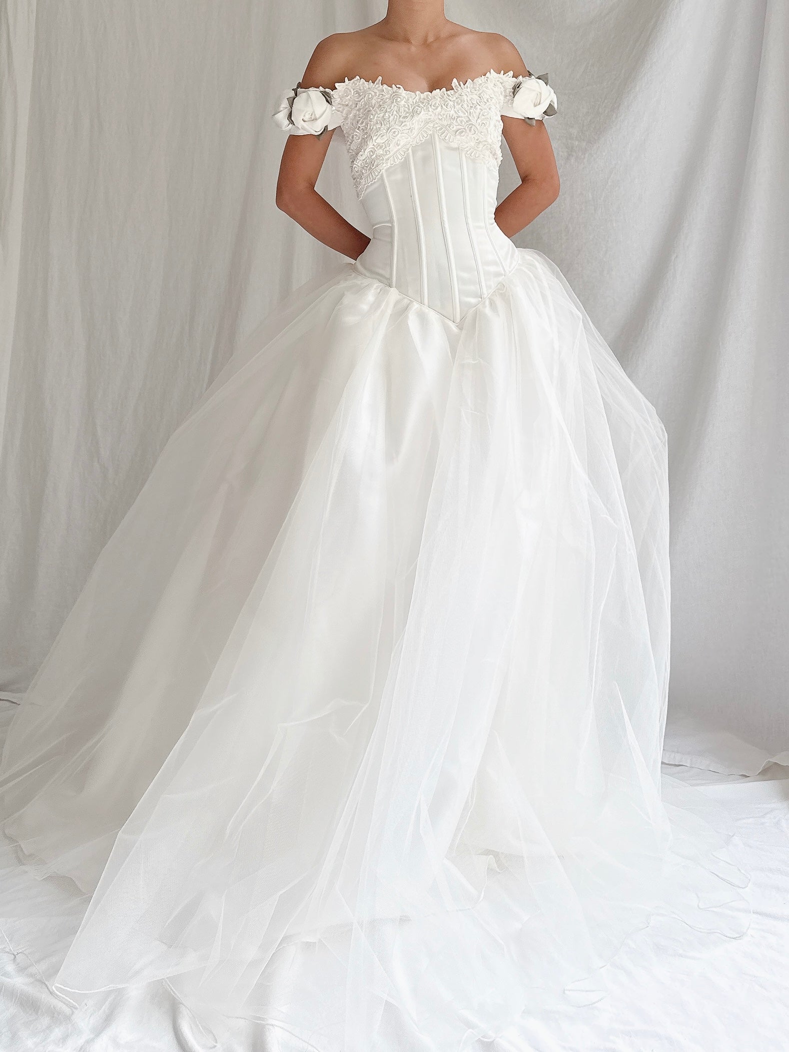 Vintage Off-the-Shoulder Rosette Dress - M/8