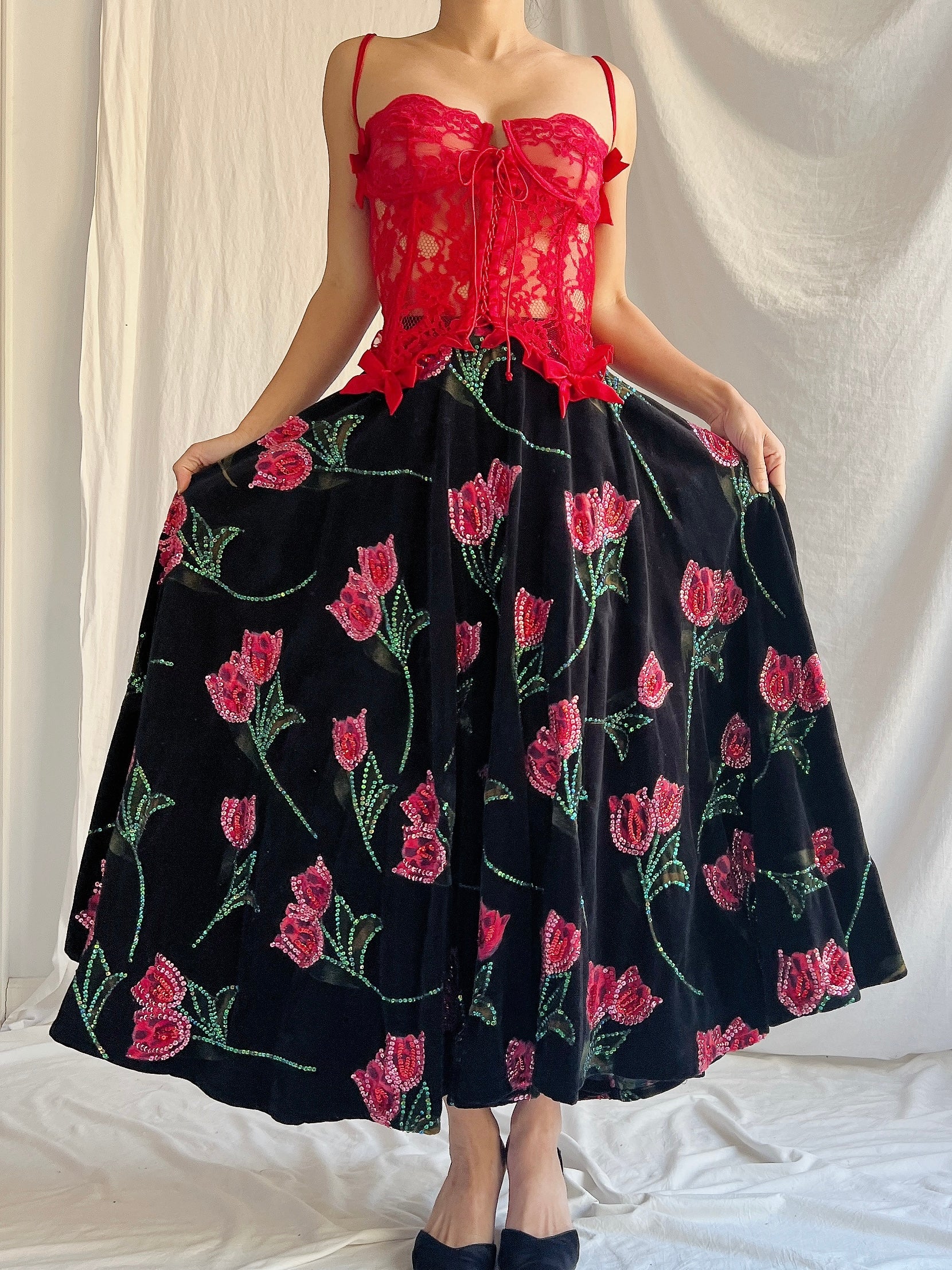 Vintage Floral Velvet Embellished Skirt - M