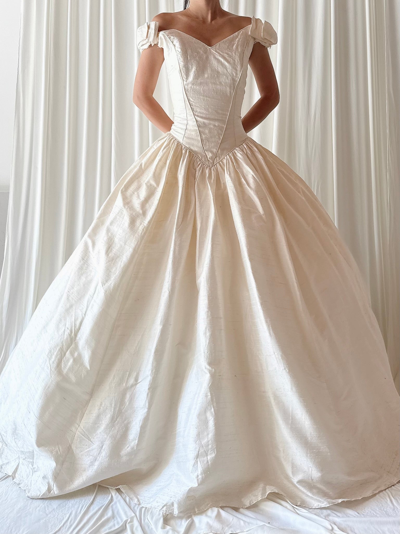 Vintage Raw Silk Bow Sleeve Gown - M/6