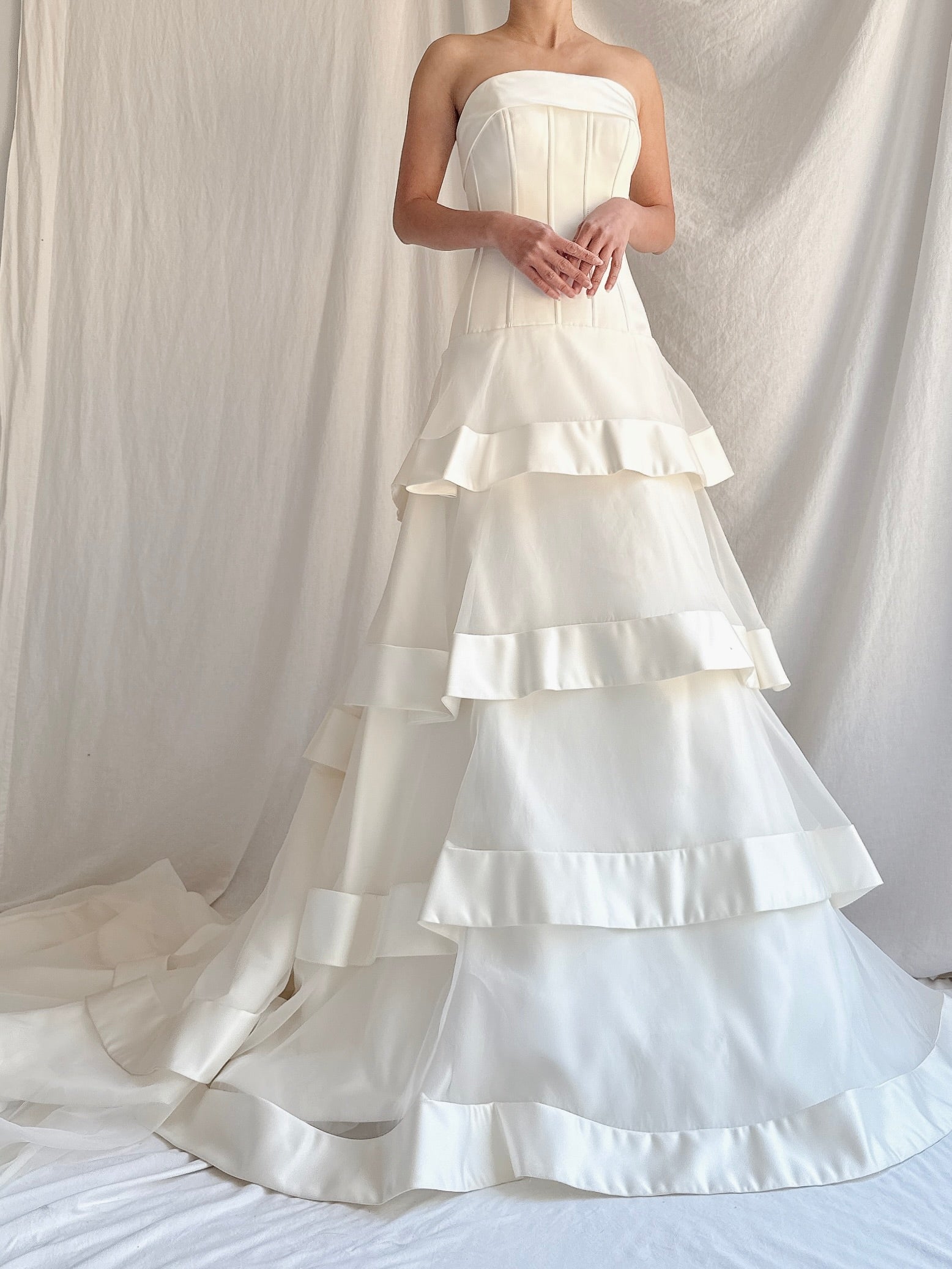 00 Strapless Satin/Organza Gown - S/4/6