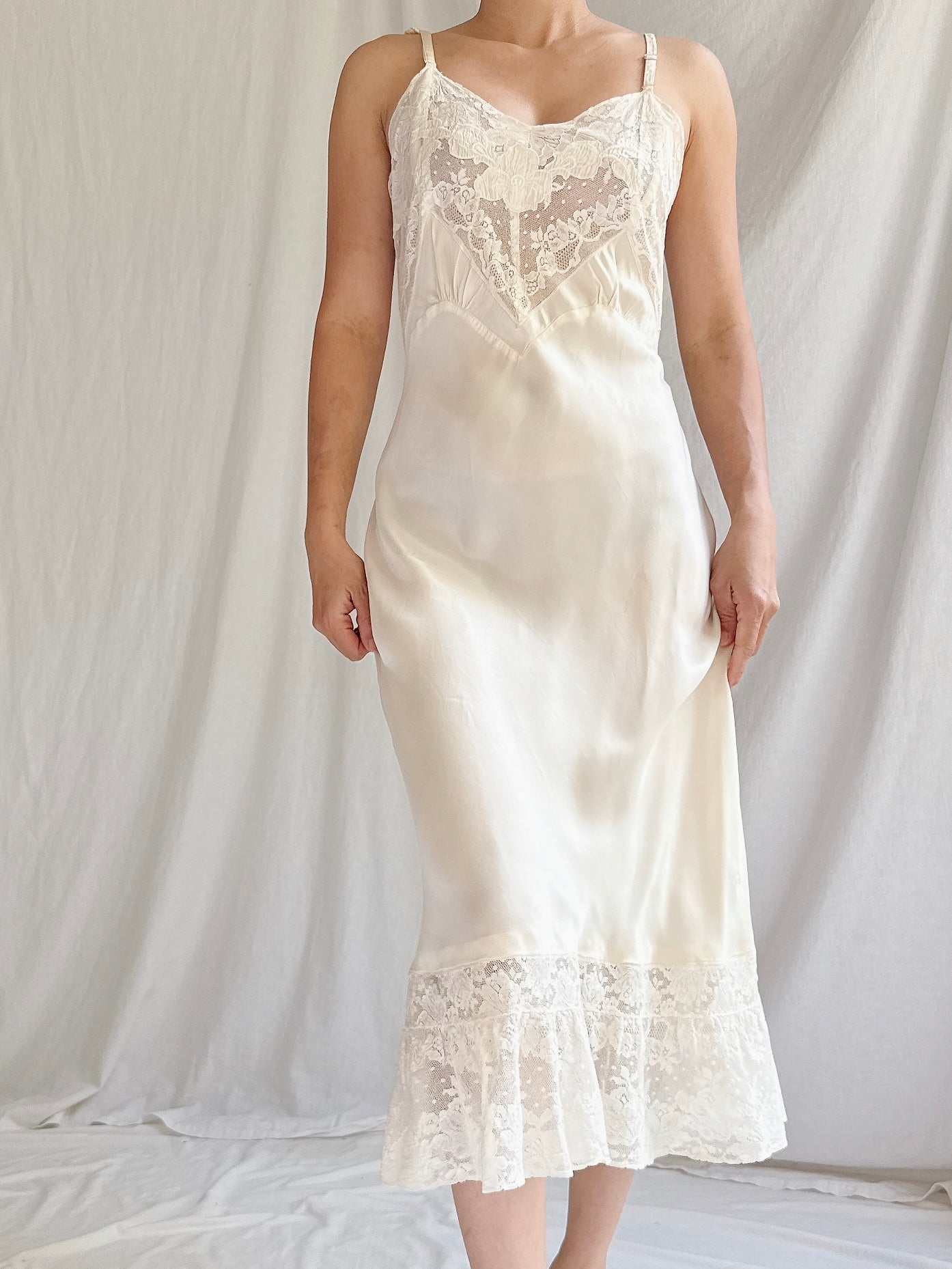 1930s Ivory Satin Slip - XS