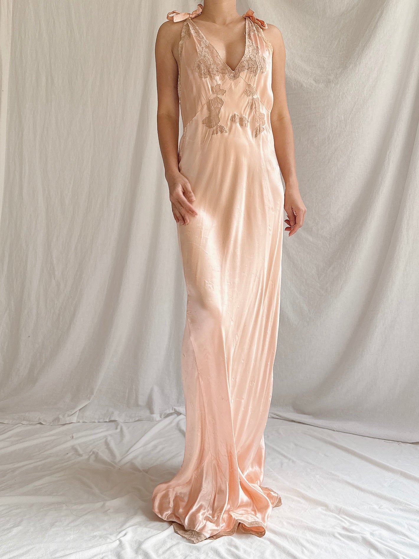 1930s Peach Satin Slip Dress - M