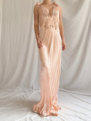 1930s Peach Satin Slip Dress - M | G O S S A M E R