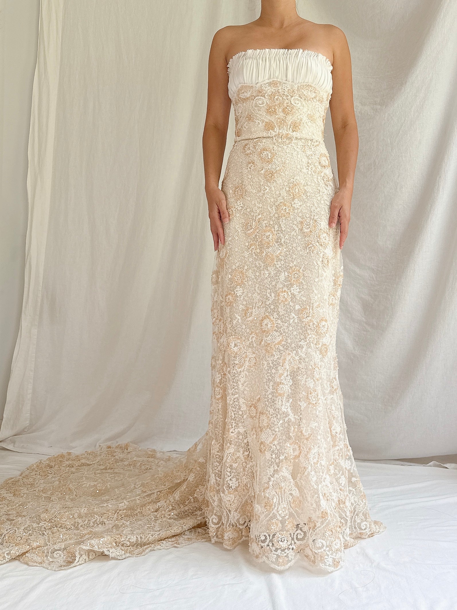 Vintage Pronovias Beaded Lace Gown - M/8
